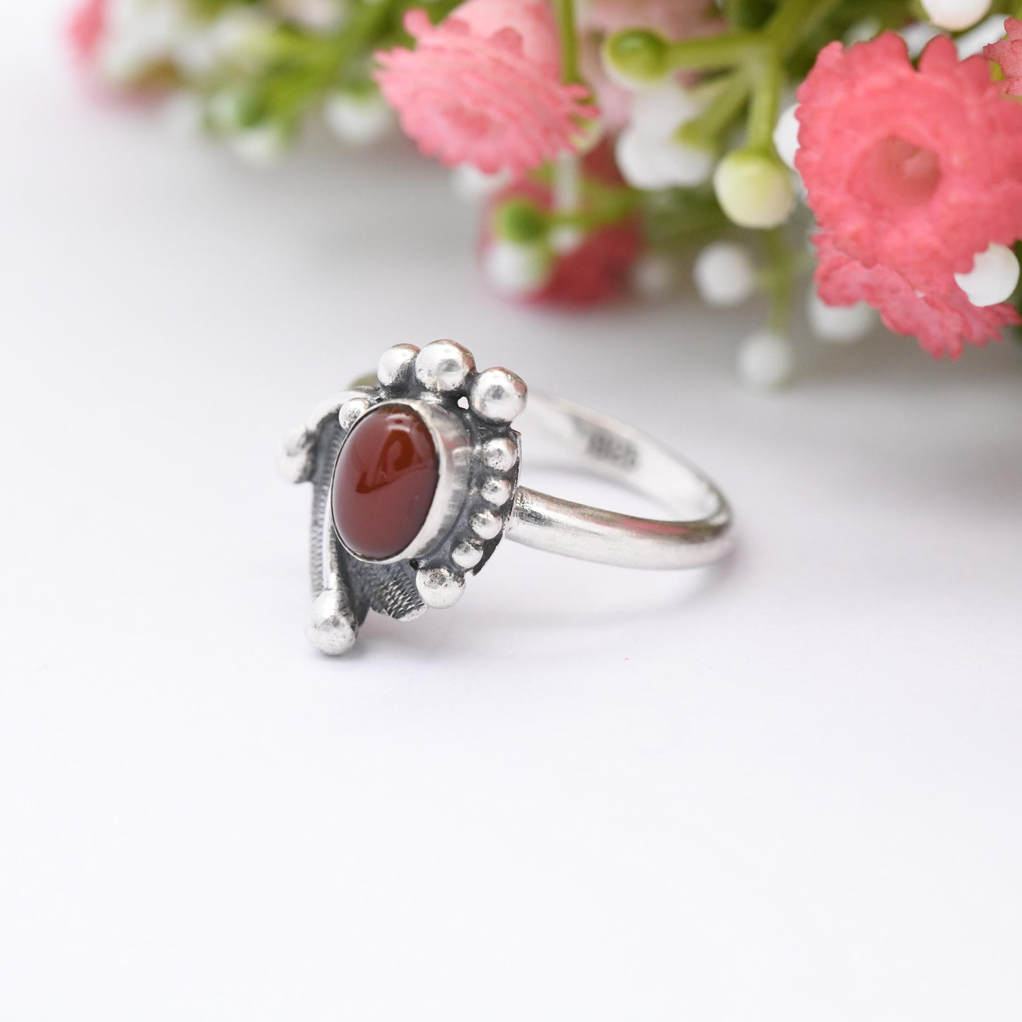 Vintage Sterling Silver Ring with a Sculptural Leaf Design - Cabochon Red Stone | Pretty Silver Jewellery Gift | UK Size - O | US Size - 7