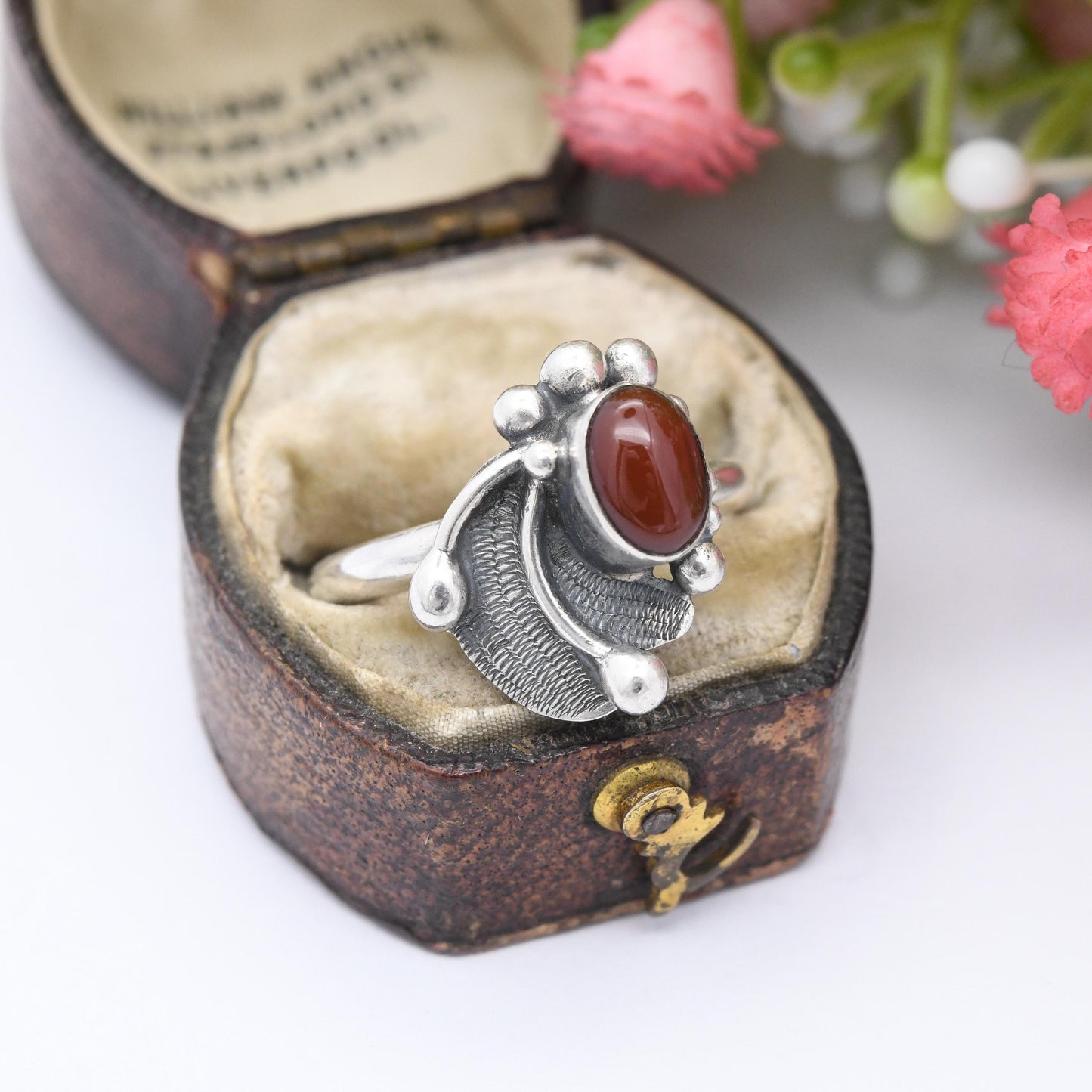 Vintage Sterling Silver Ring with a Sculptural Leaf Design - Cabochon Red Stone | Pretty Silver Jewellery Gift | UK Size - O | US Size - 7