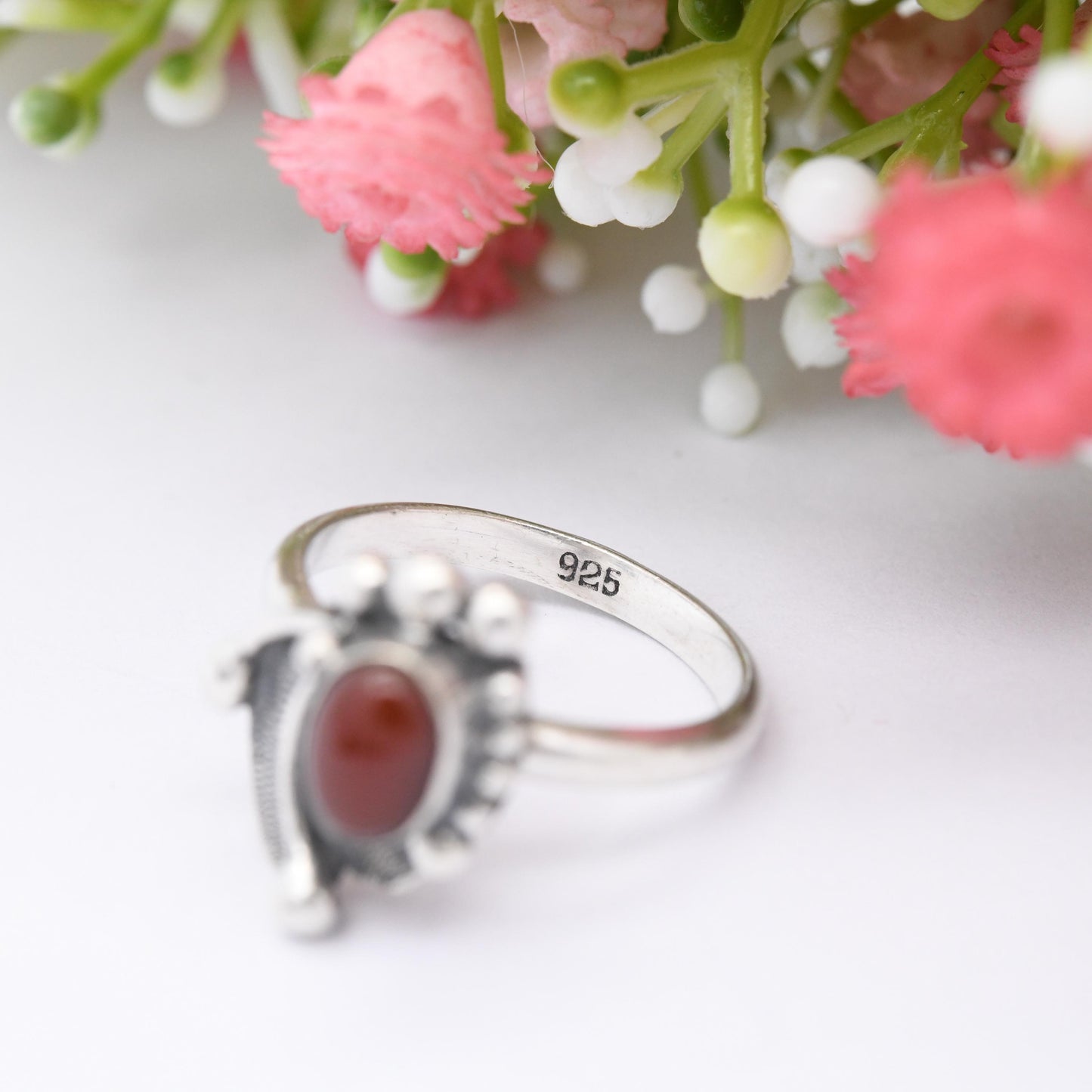 Vintage Sterling Silver Ring with a Sculptural Leaf Design - Cabochon Red Stone | Pretty Silver Jewellery Gift | UK Size - O | US Size - 7