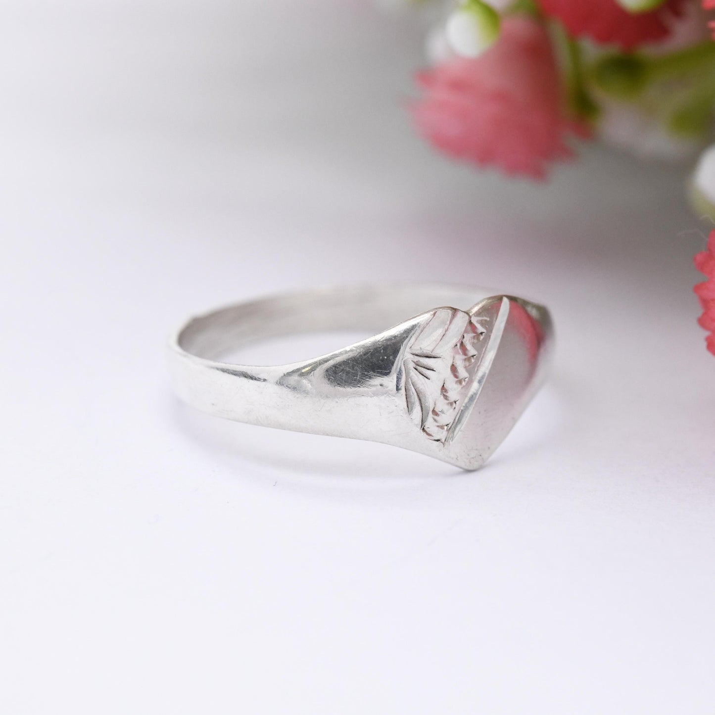 Vintage Sterling Silver Heart Signet Ring - Engraved Silver Love Heart Jewellery | Everyday Pinkie Ring | UK Size - P | US Size - 7 3/4