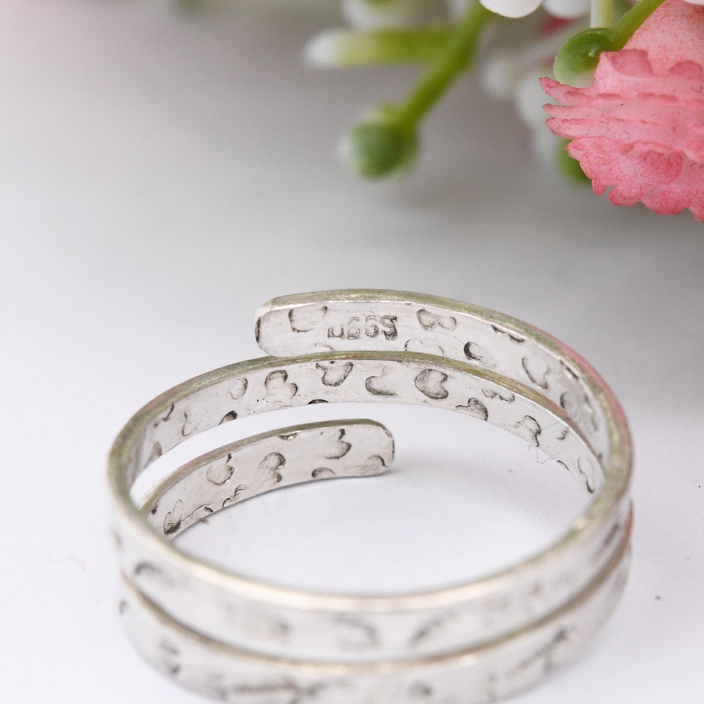 Silver Coiled Band Ring with Stamped Flower Leaf Pattern - Adjustable Size | Cute Gift for Her | UK Size - R | US Size - 8 1/2