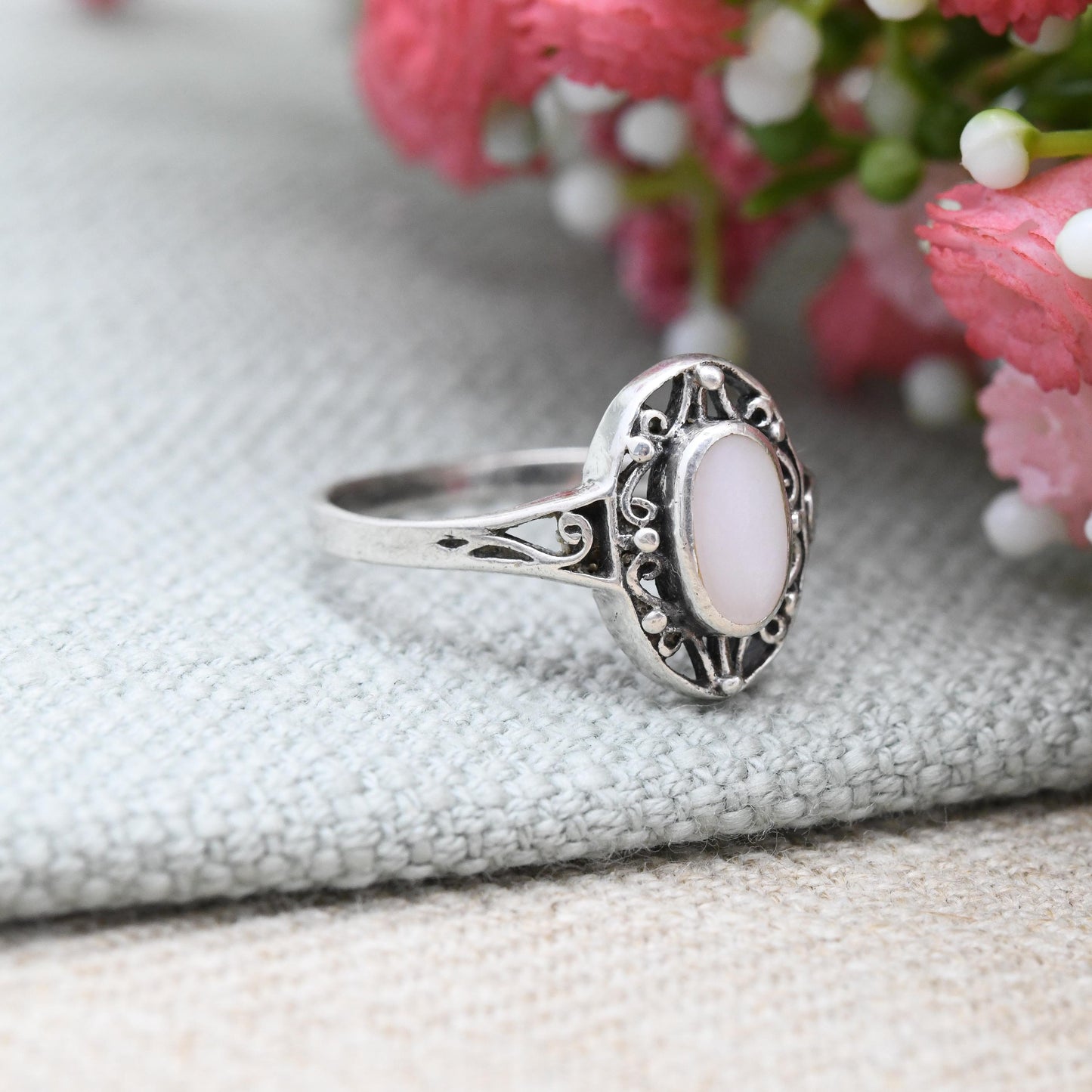 Vintage Sterling Silver Mother of Pearl Ring with Ornate Openwork Bezel Pretty Solitaire Stone Gift for Her - UK Size - R | US Size - 8 3/4