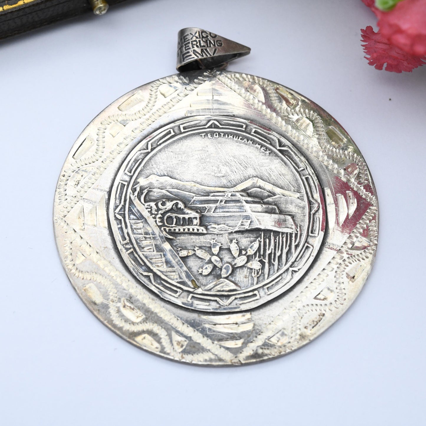 Vintage Mexican Sterling Silver Teotihuacan Aztec Sun God Pendant - Mid-Century Collectable Mexico Silver Jewellery Chunky Large Circle Disk
