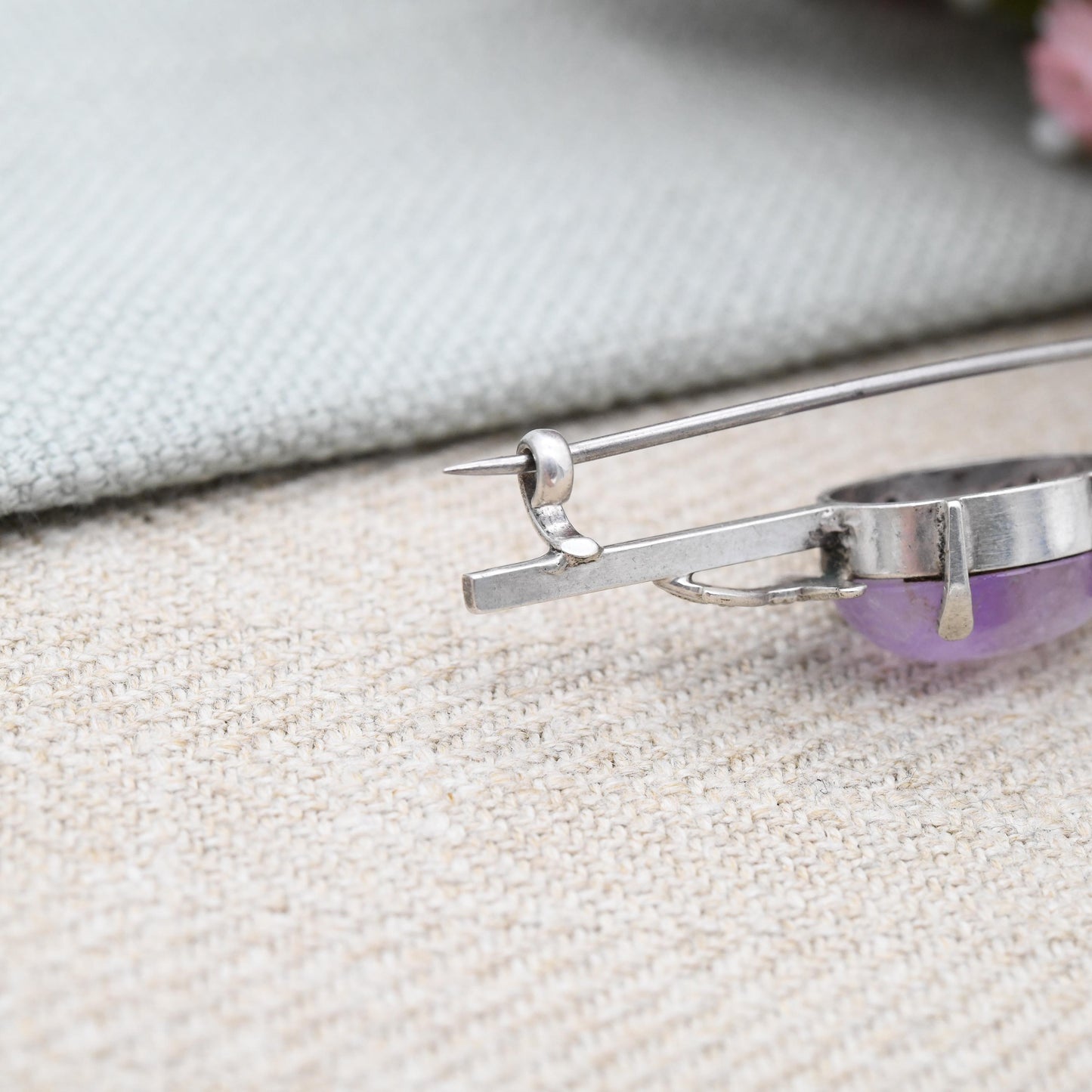 Antique Sterling Silver Art Deco Amethyst Bar Brooch - Egyptian Revival Floral Leaf Shoulders | Oval Cabochon Purple Stone