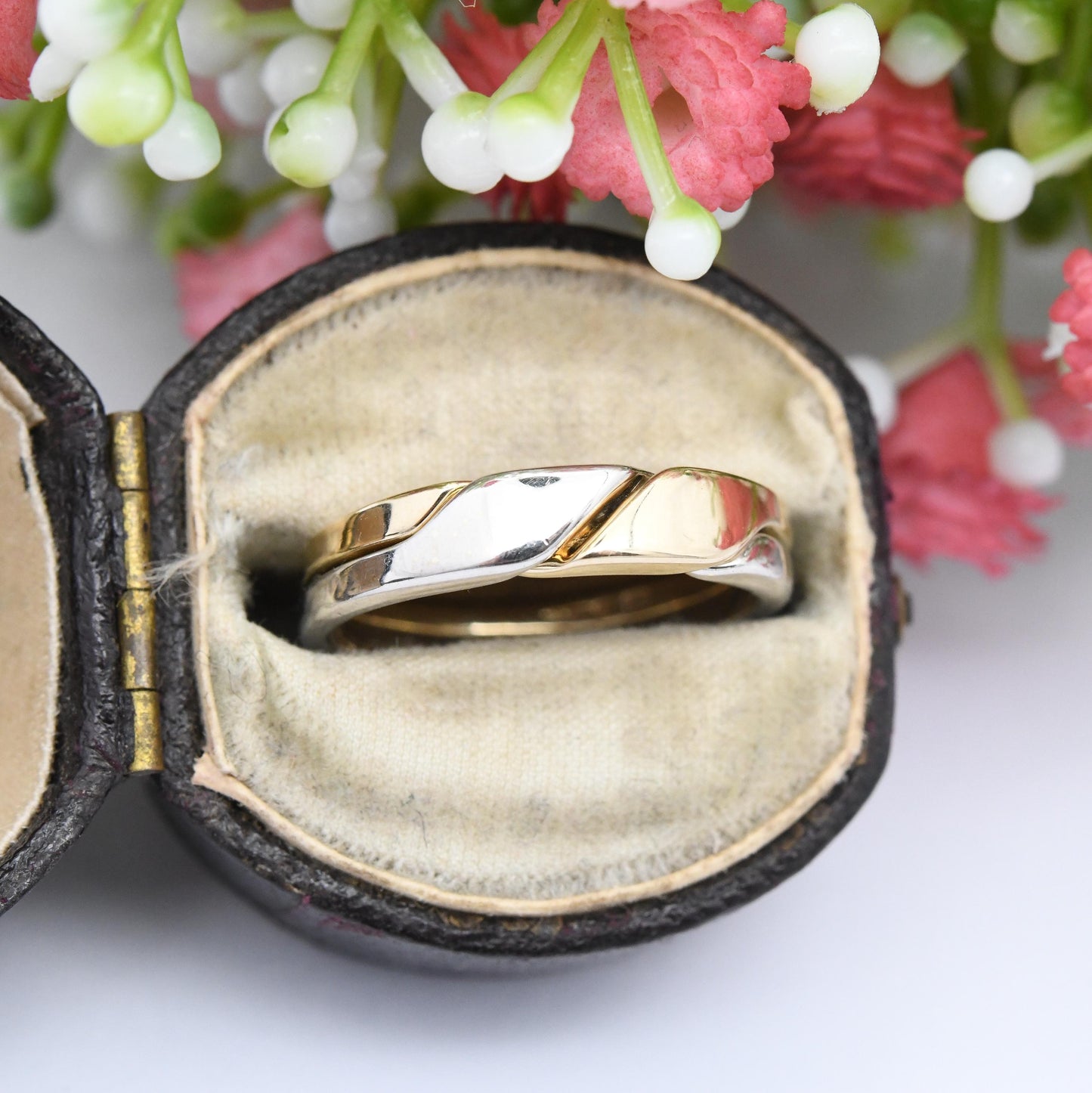 Vintage 9ct Gold Two Band Puzzle Ring - Two Tone White Gold Yellow Gold | Unusual Unisex Wedding Band | UK Size - M 1/2 | US Size - 6 1/2