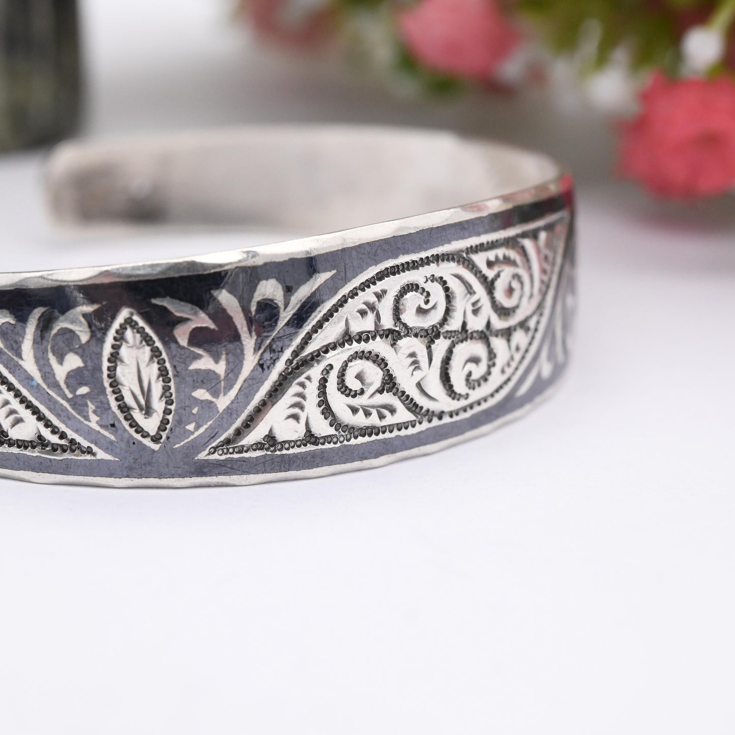 Vintage Soviet Silver Kubachi Niello Bangle Bracelet - Floral Design | Collectable 20th Century Silver Jewellery | Open Back
