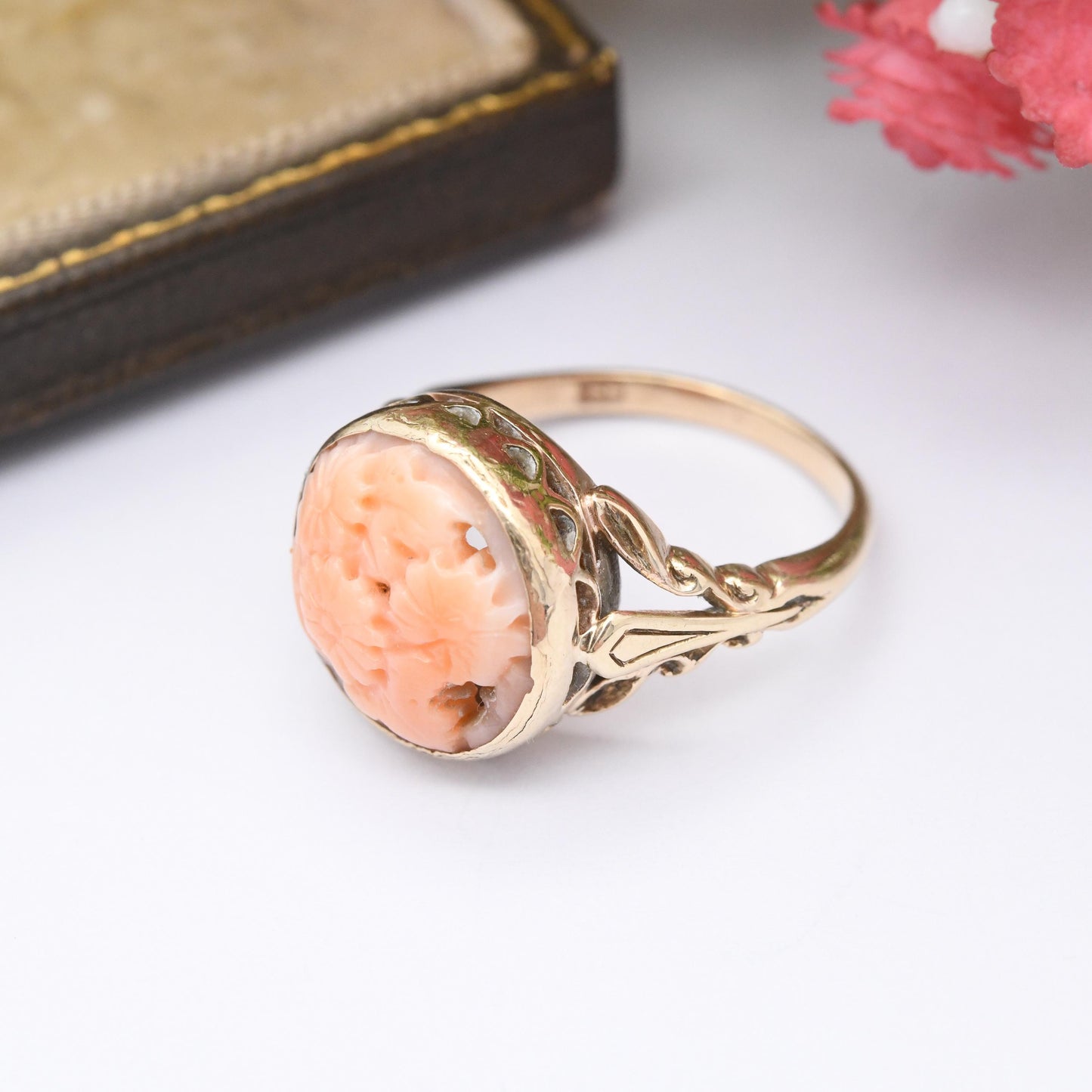 Antique Victorian 9ct Gold Carved Coral Ring - Flower Engraved Cameo | Large Stone | Ornate Shoulders | UK Size - M 1/2 | US Size - 6 1/2