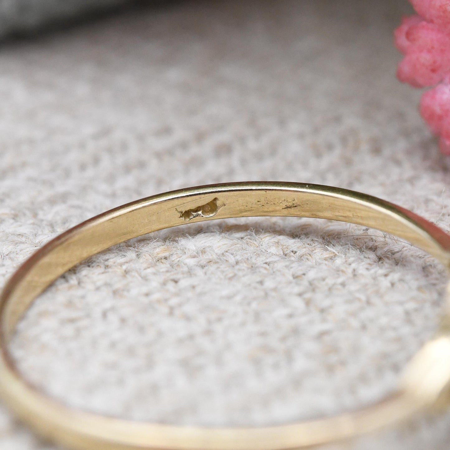 Vintage 9ct Gold Peridot Ring - Light Green Oval Stone Solitaire | Pretty Delicate Minimalist Ring | UK Size - P | US Size - 7 3/4