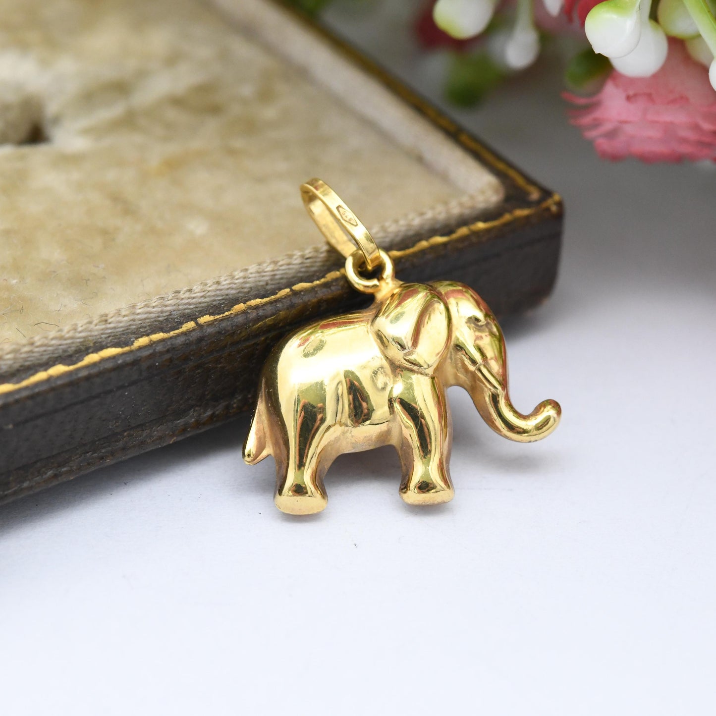 Vintage 9ct Gold Elephant Charm Pendant 1995 - Cute Gold Jewellery Gift | Novelty Animal for Charm Bracelet Charm Necklace