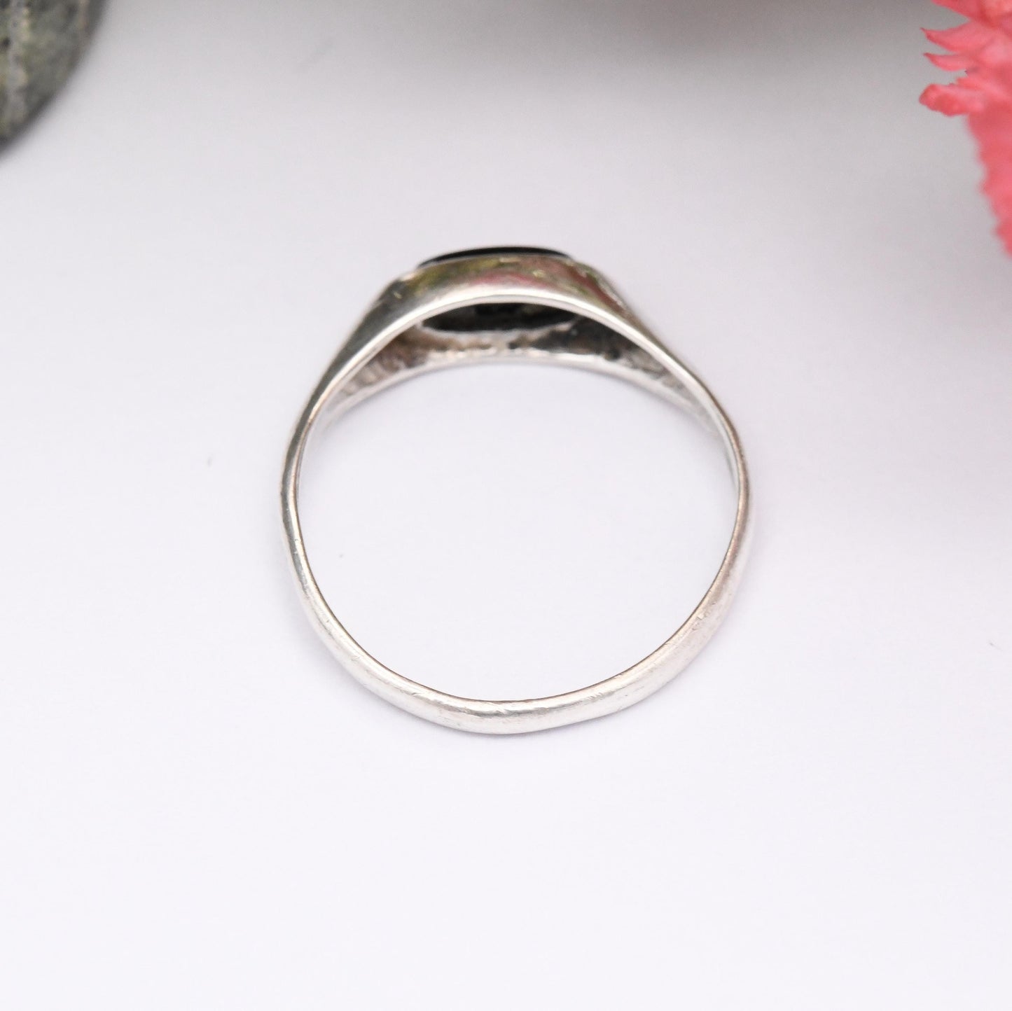 Vintage Sterling Silver Onyx Signet Ring - Minimal Unisex Jewellery | Oval Black Stone | UK Size - N | US Size - 6 3/4