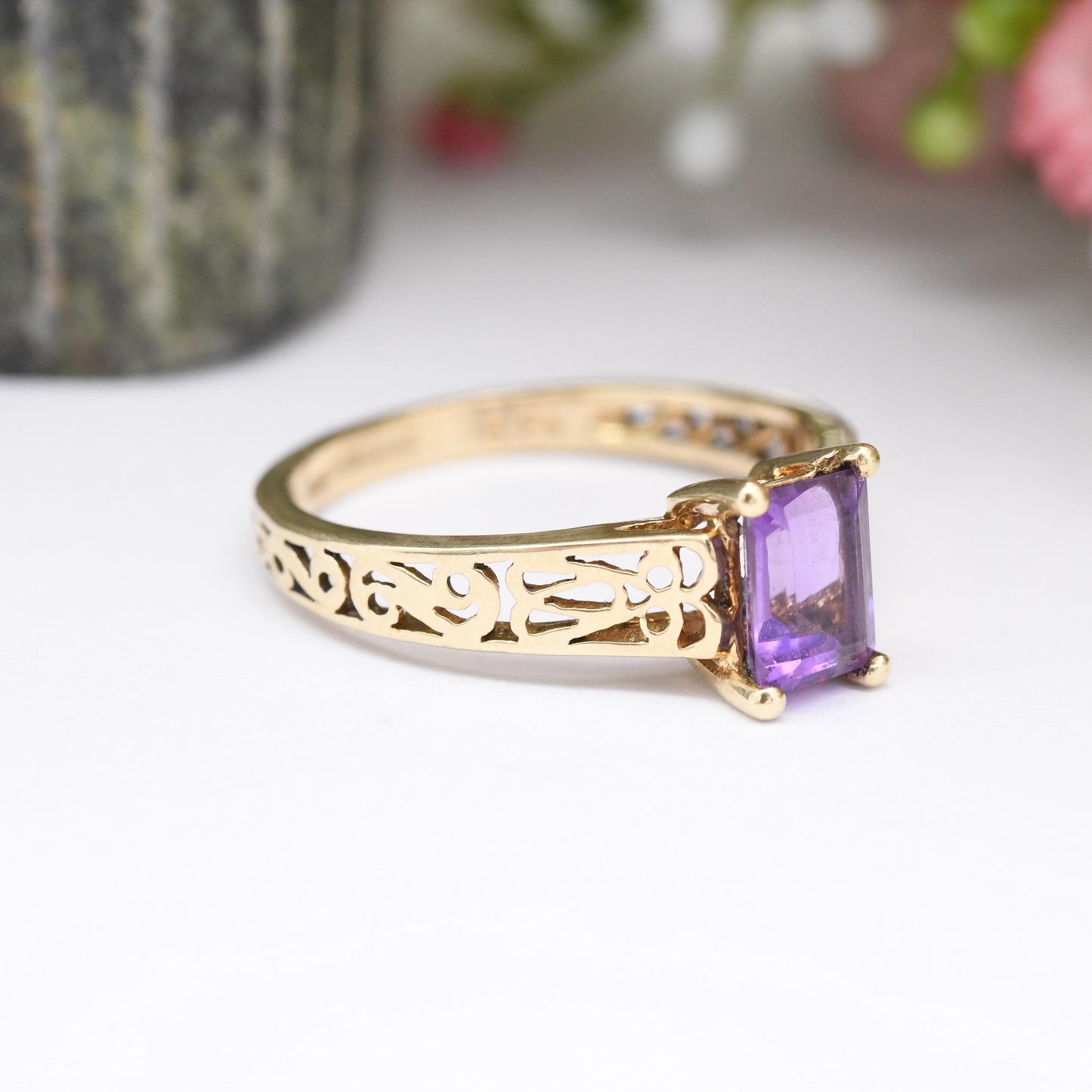 Vintage 9ct Gold Amethyst Ring with Openwork Scrolling Shoulders - Large Purple Solitaire Stone | UK Size - P 1/2 | US Size - 8