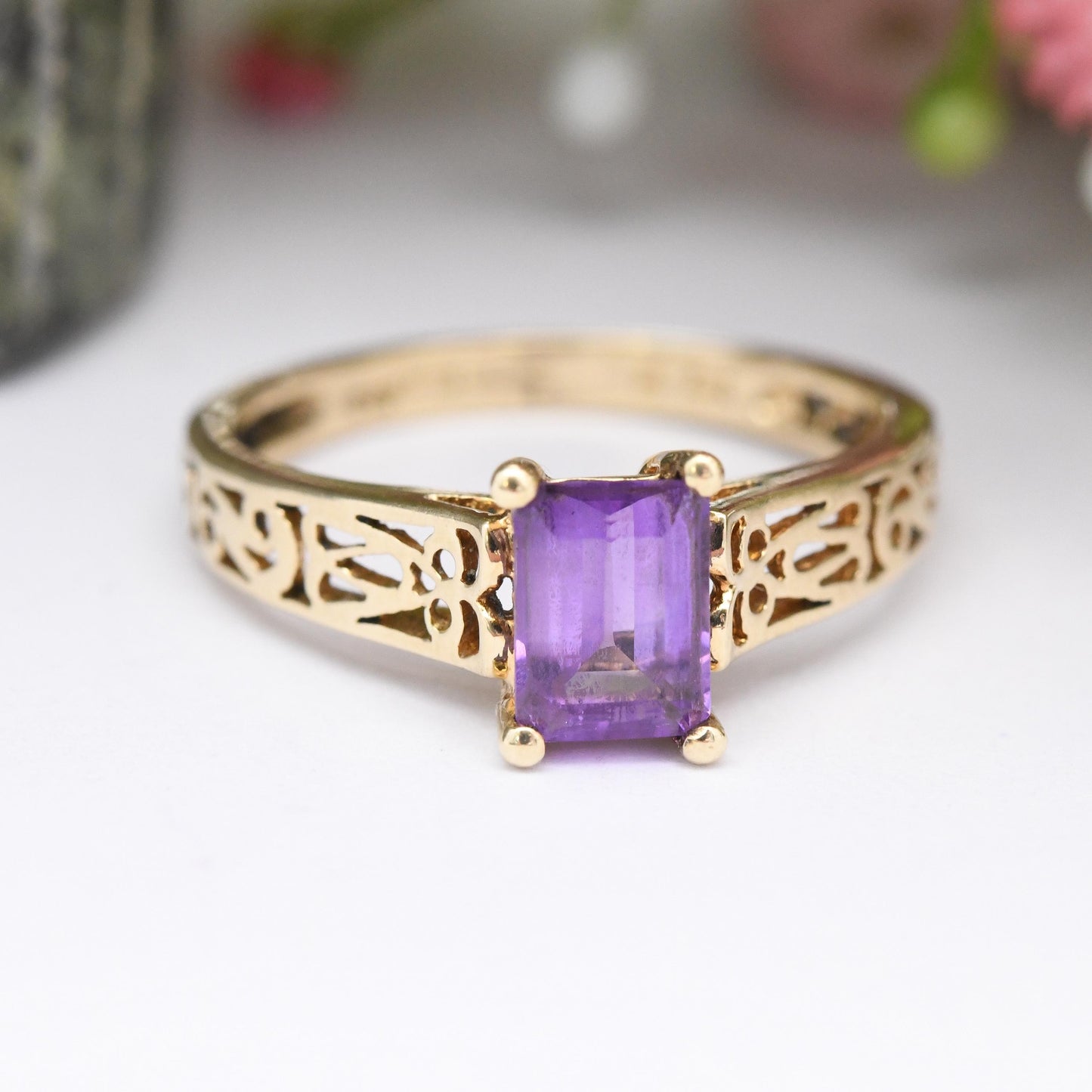 Vintage 9ct Gold Amethyst Ring with Openwork Scrolling Shoulders - Large Purple Solitaire Stone | UK Size - P 1/2 | US Size - 8