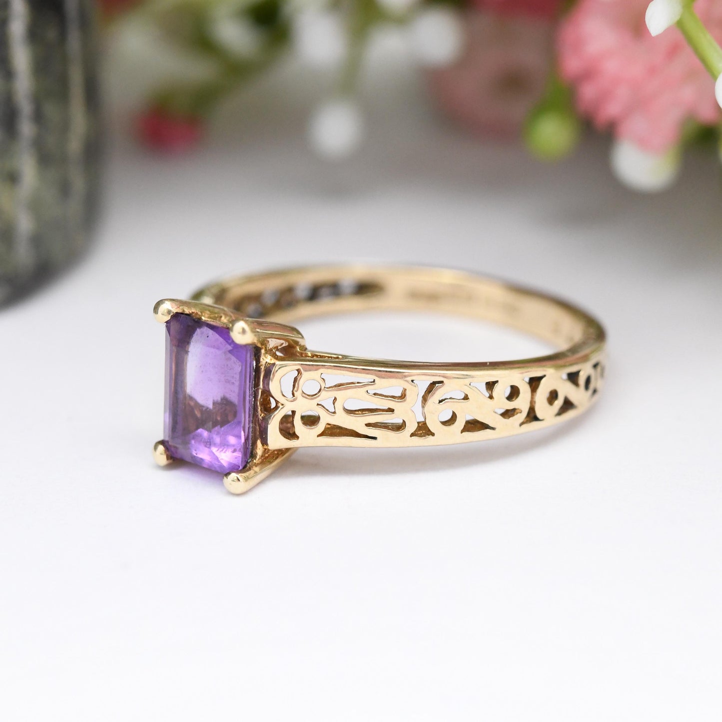 Vintage 9ct Gold Amethyst Ring with Openwork Scrolling Shoulders - Large Purple Solitaire Stone | UK Size - P 1/2 | US Size - 8
