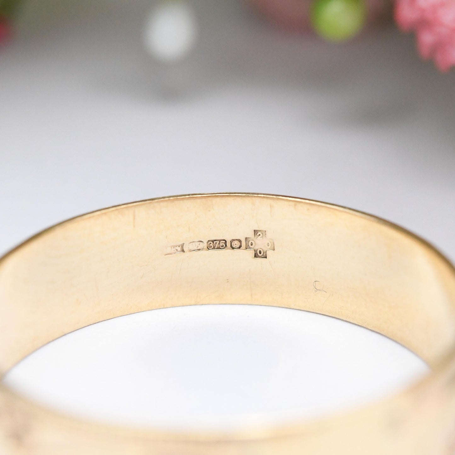 Vintage 9ct Gold Band Ring 2000 Millennium Hallmark - Y2K Carved Textured Pattern Unisex Large Wedding Band | UK Size Z 1/2 | US Size 12 3/4