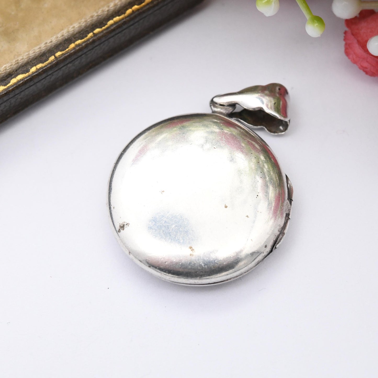 Vintage Sterling Silver Locket Pendant with Flower Engraving - Circle Shape Victorian Style Floral Decoration Pretty Gift for Her
