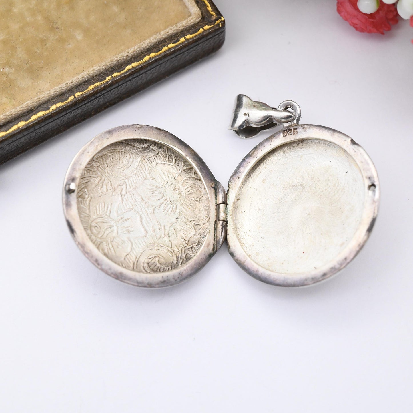 Vintage Sterling Silver Locket Pendant with Flower Engraving - Circle Shape Victorian Style Floral Decoration Pretty Gift for Her
