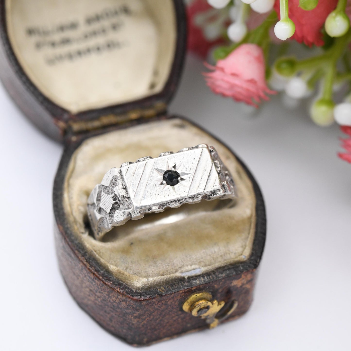 Vintage Sterling Silver Sapphire Signet Ring Star Set Stone - Textured Mid-Century Unisex Everyday Silver | UK Size - T | US Size - 9 1/2