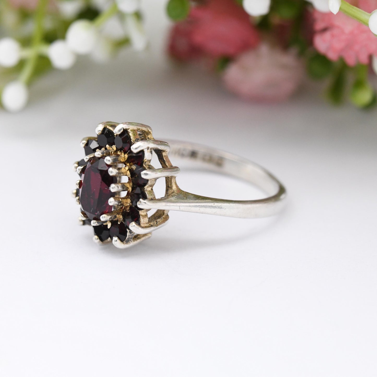 Vintage Sterling Silver Garnet Cluster Ring 1979 GMC - Floral Flower Shape | Cocktail Ring | UK Size - O 1/2 | US Size - 7 1/4