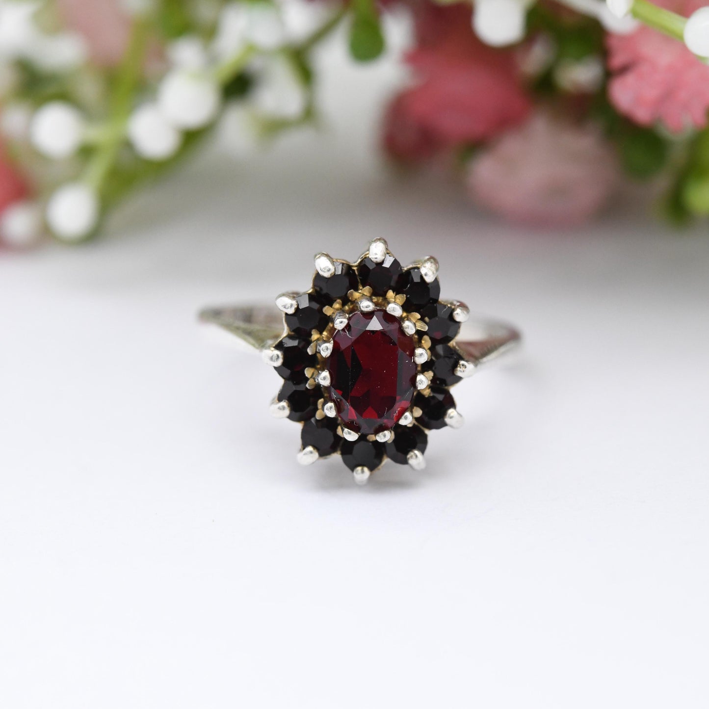 Vintage Sterling Silver Garnet Cluster Ring 1979 GMC - Floral Flower Shape | Cocktail Ring | UK Size - O 1/2 | US Size - 7 1/4