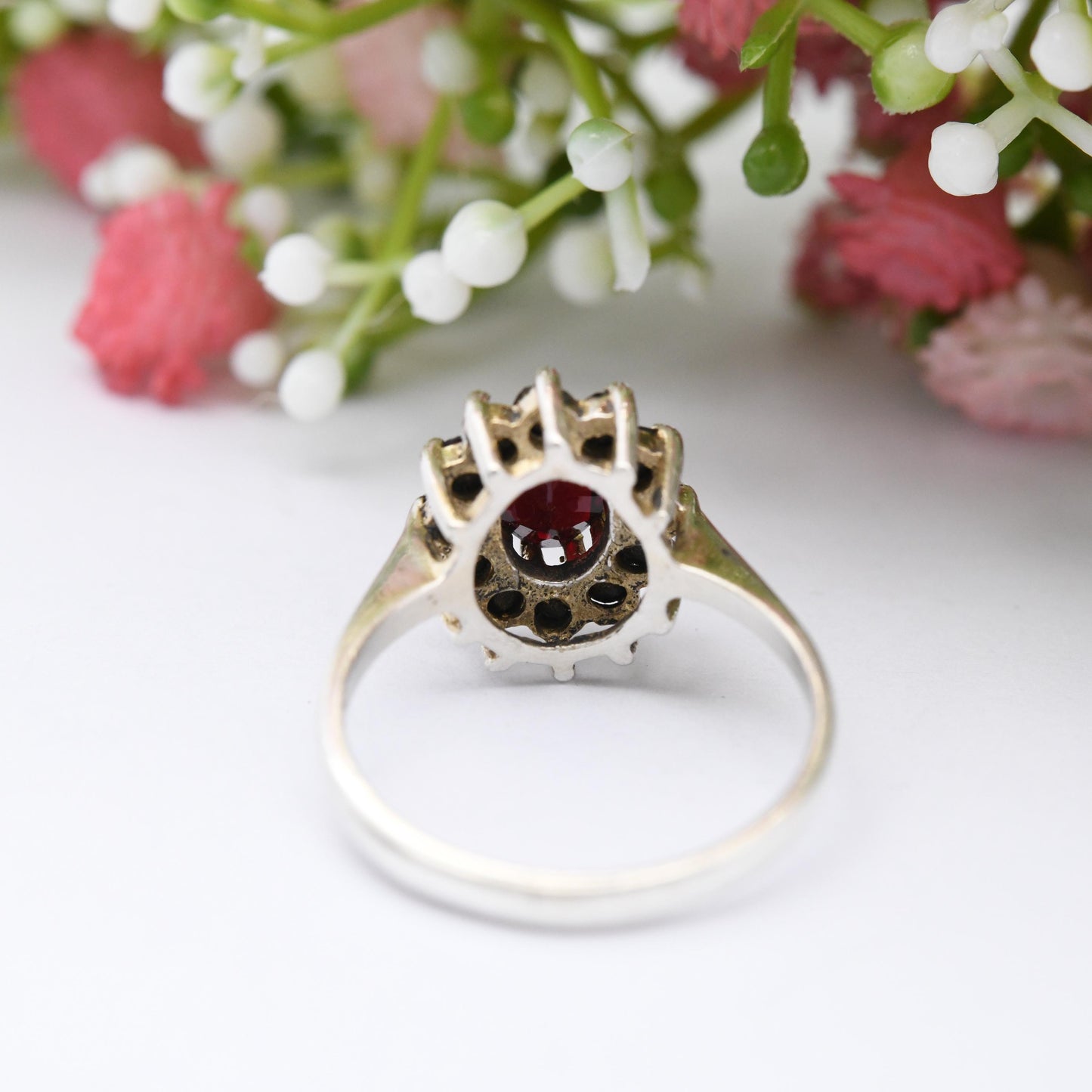 Vintage Sterling Silver Garnet Cluster Ring 1979 GMC - Floral Flower Shape | Cocktail Ring | UK Size - O 1/2 | US Size - 7 1/4