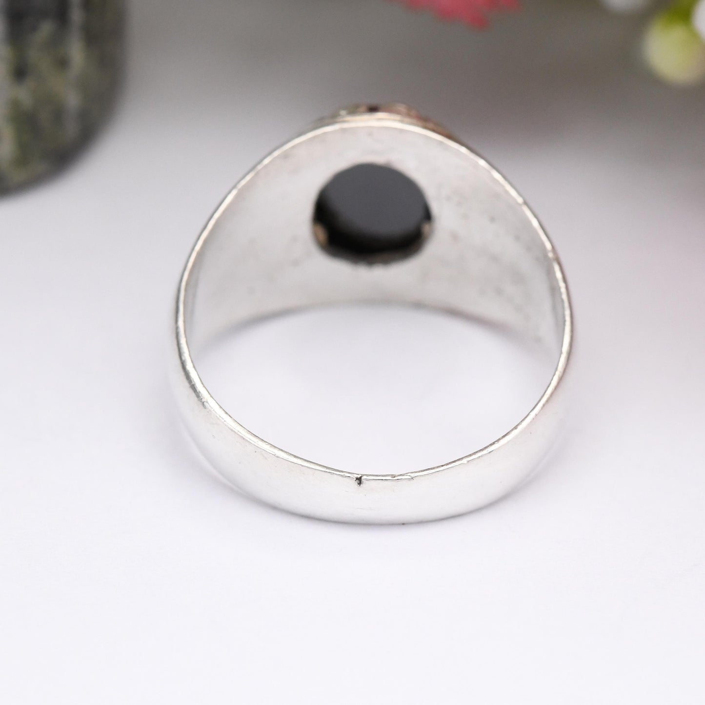 Vintage Sterling Silver Black Stone Ring - Cabochon Gemstone | Chunky Mid-Century Unisex Statement Ring | UK Size - Q | US Size - 8