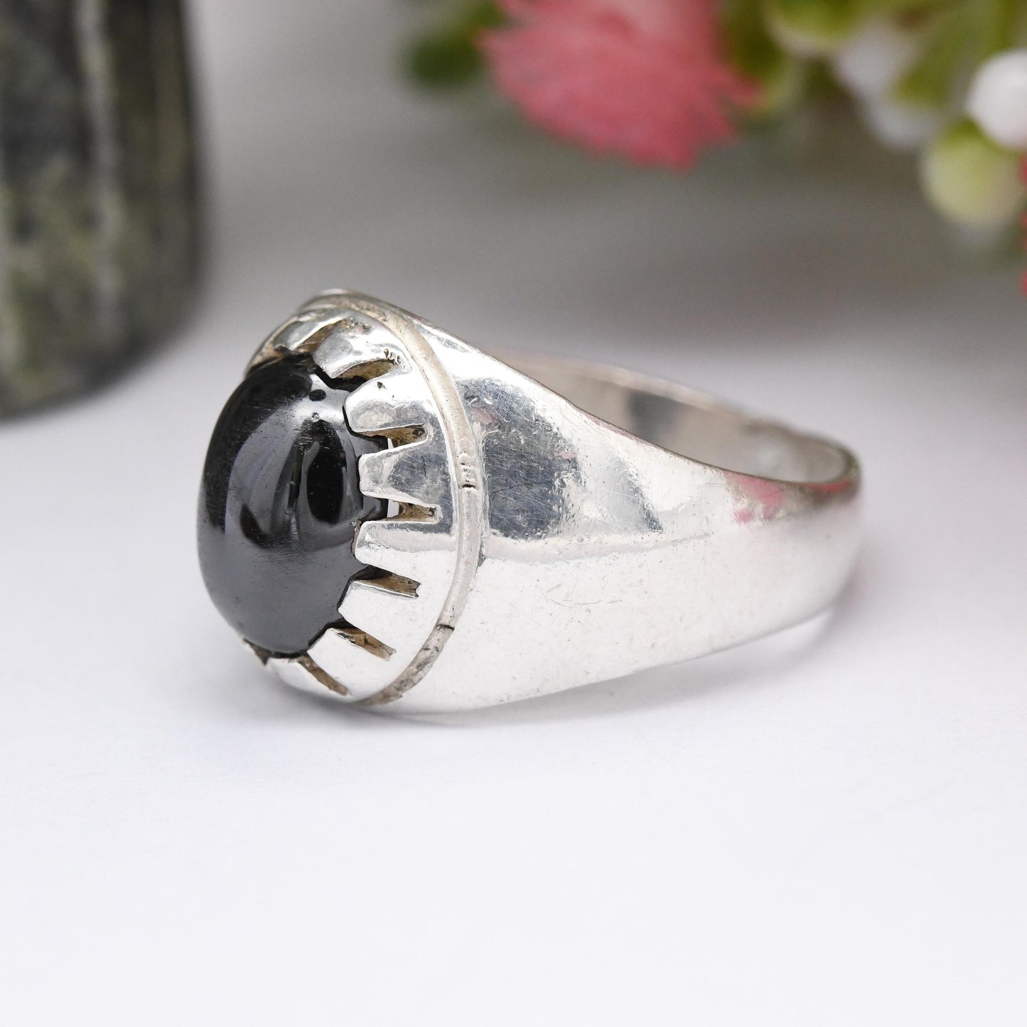 Vintage Sterling Silver Black Stone Ring - Cabochon Gemstone | Chunky Mid-Century Unisex Statement Ring | UK Size - Q | US Size - 8