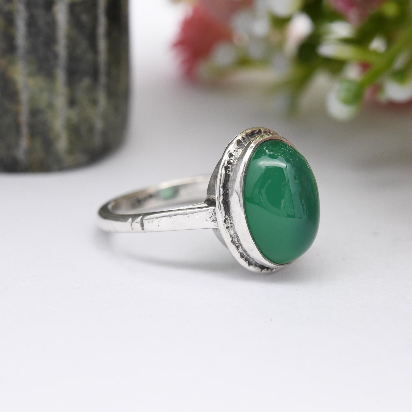 Vintage Sterling Silver Chrysoprase Ring - Cabochon Apple Green Gemstone | UK Size - J 1/2 | US Size - 5