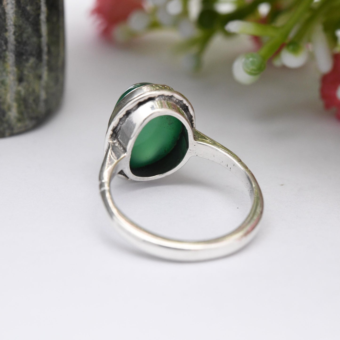 Vintage Sterling Silver Chrysoprase Ring - Cabochon Apple Green Gemstone | UK Size - J 1/2 | US Size - 5