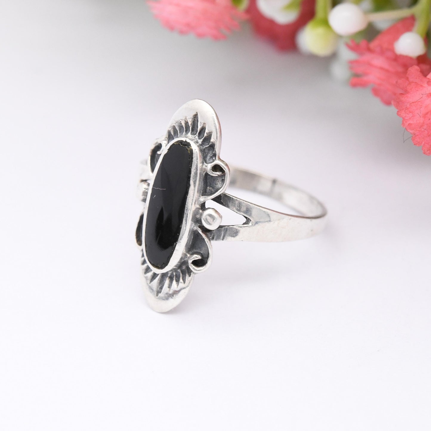 Vintage Sterling Silver Onyx Ring with Pretty Setting - Knuckle Length Index Finger Ring | UK Size - R | US Size - 8 3/4
