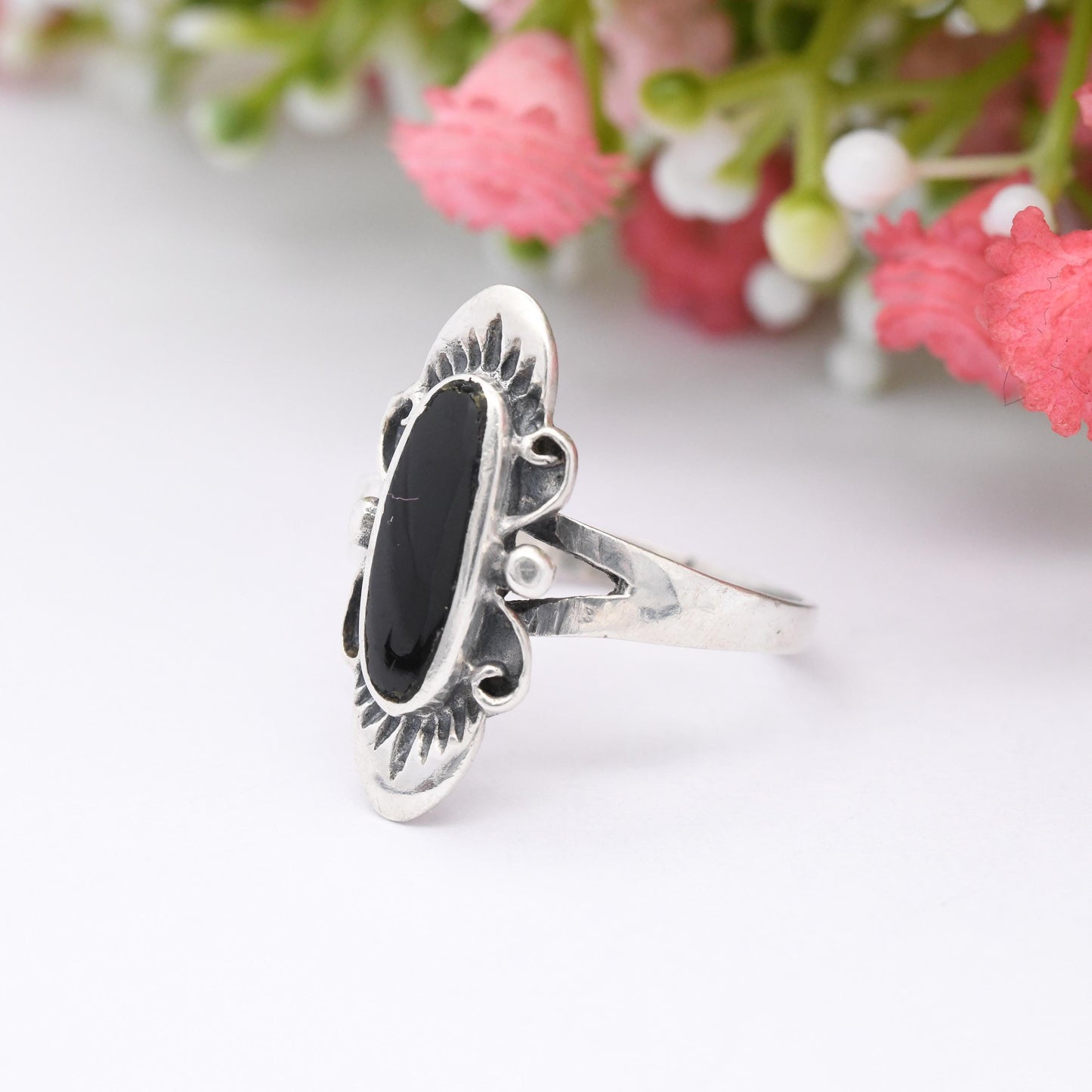 Vintage Sterling Silver Onyx Ring with Pretty Setting - Knuckle Length Index Finger Ring | UK Size - R | US Size - 8 3/4