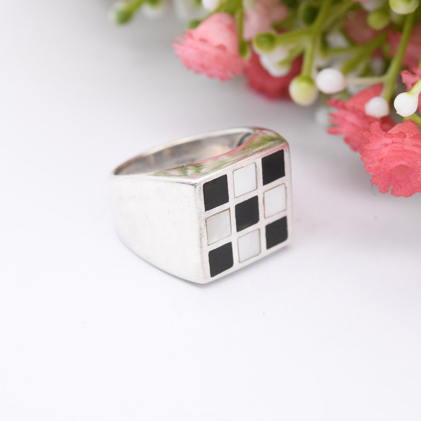 Vintage Sterling Silver Chess Signet Ring with Onyx and Mother of Pearl - Black and White Gem Checkerboard | UK Size - P 1/2 | US Size - 8