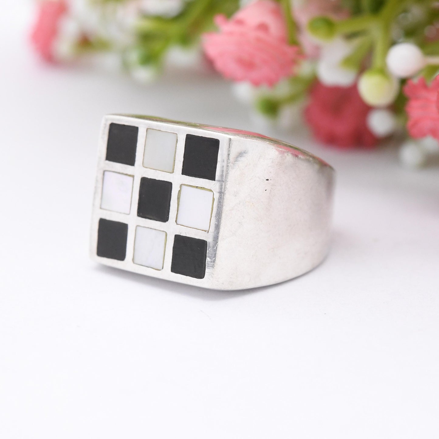 Vintage Sterling Silver Chess Signet Ring with Onyx and Mother of Pearl - Black and White Gem Checkerboard | UK Size - P 1/2 | US Size - 8
