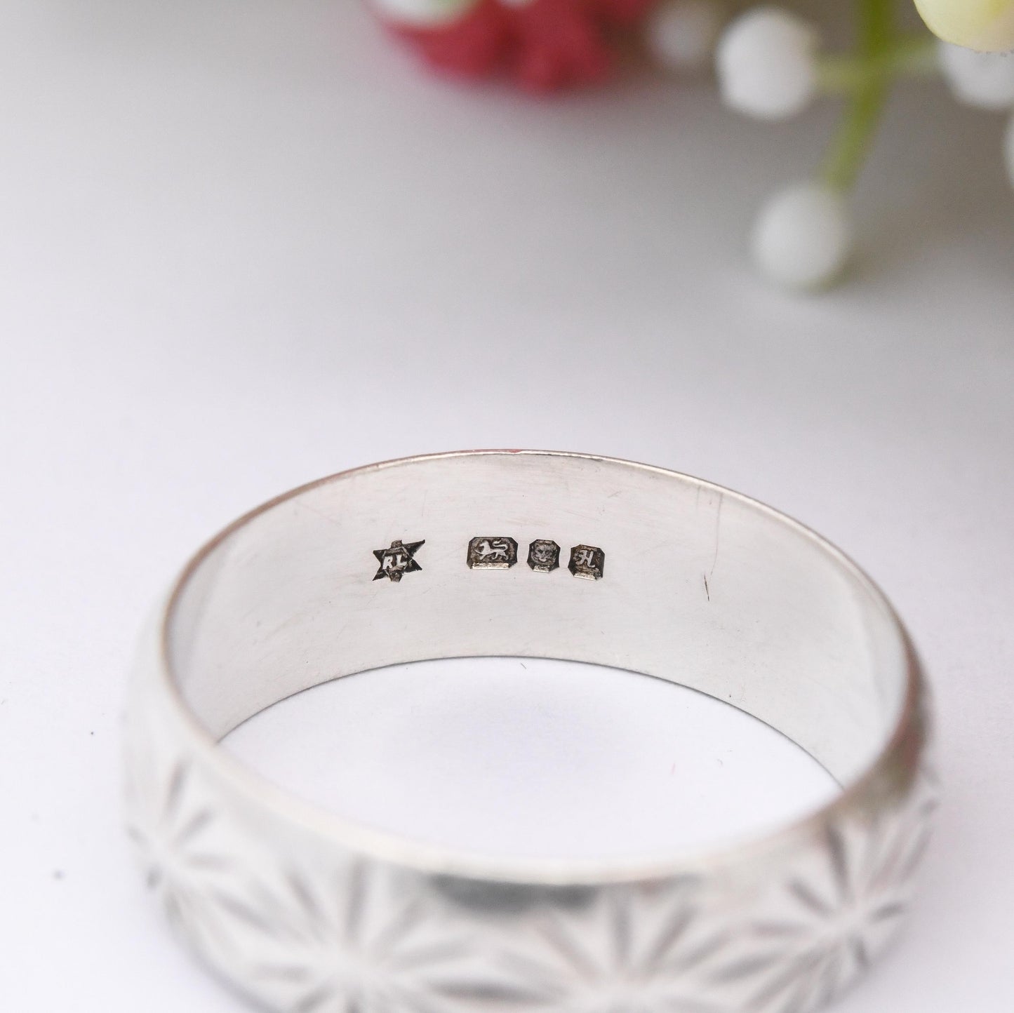 Vintage Sterling Silver Band Ring with Cut Star Design 1982 - Unisex Textured Silver Eternity Band | UK Size - N | US Size - 6 3/4