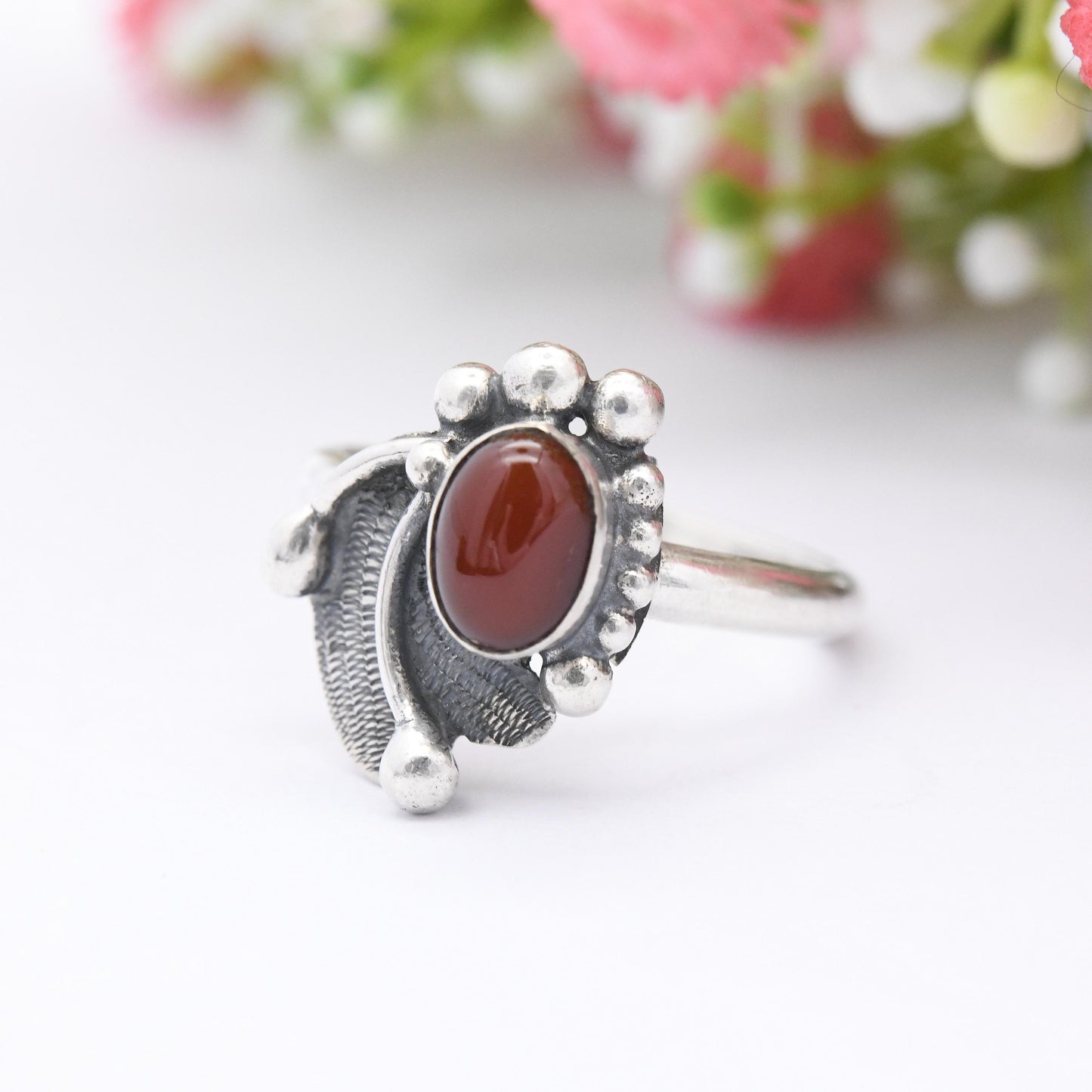 Vintage Sterling Silver Ring with a Sculptural Leaf Design - Cabochon Red Stone | Pretty Silver Jewellery Gift | UK Size - O | US Size - 7