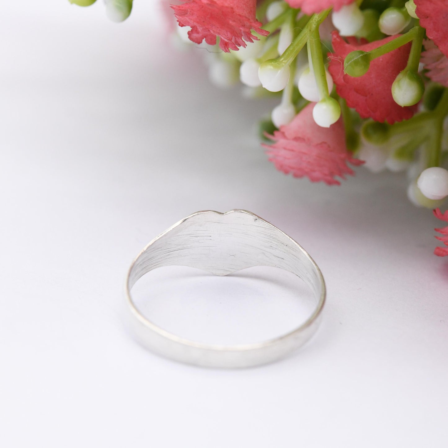 Vintage Sterling Silver Heart Signet Ring - Engraved Silver Love Heart Jewellery | Everyday Pinkie Ring | UK Size - P | US Size - 7 3/4