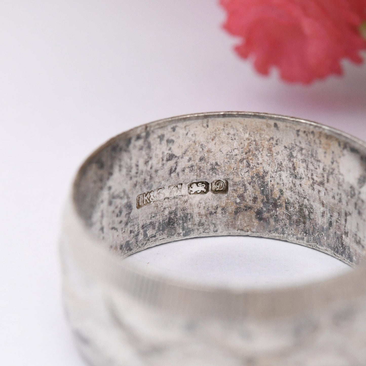 Vintage Sterling Silver Band Ring 1978 Toye Kenning and Spencer TK&S - Unisex Textured Silver Wide Band | UK Size - M 1/2 | US Size - 6 1/2