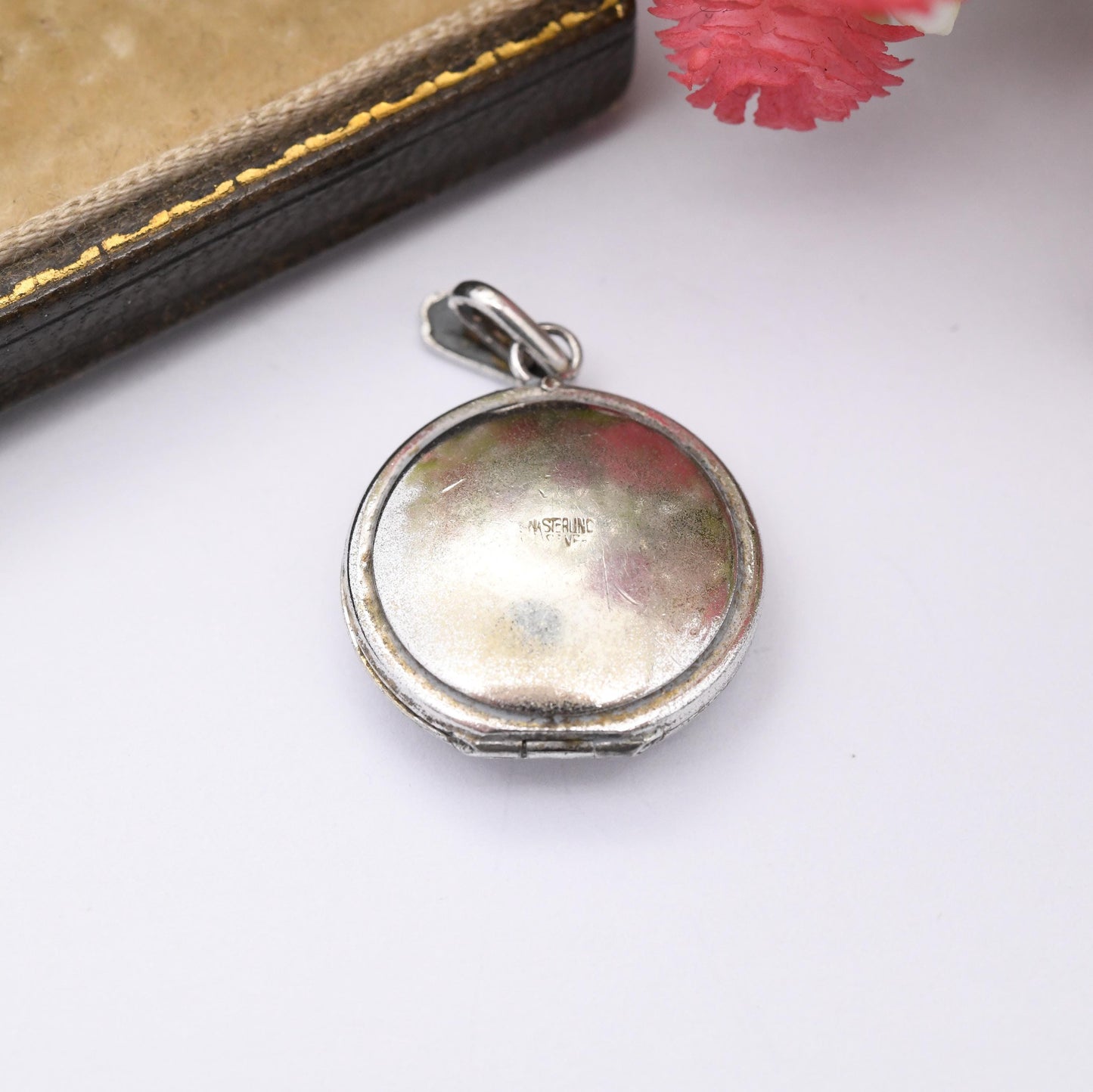 Vintage Sterling Silver Locket Pendant with Diamond Cut Star Design - Small Round Locket Gift for Necklace Stack Sentimental Picture Locket