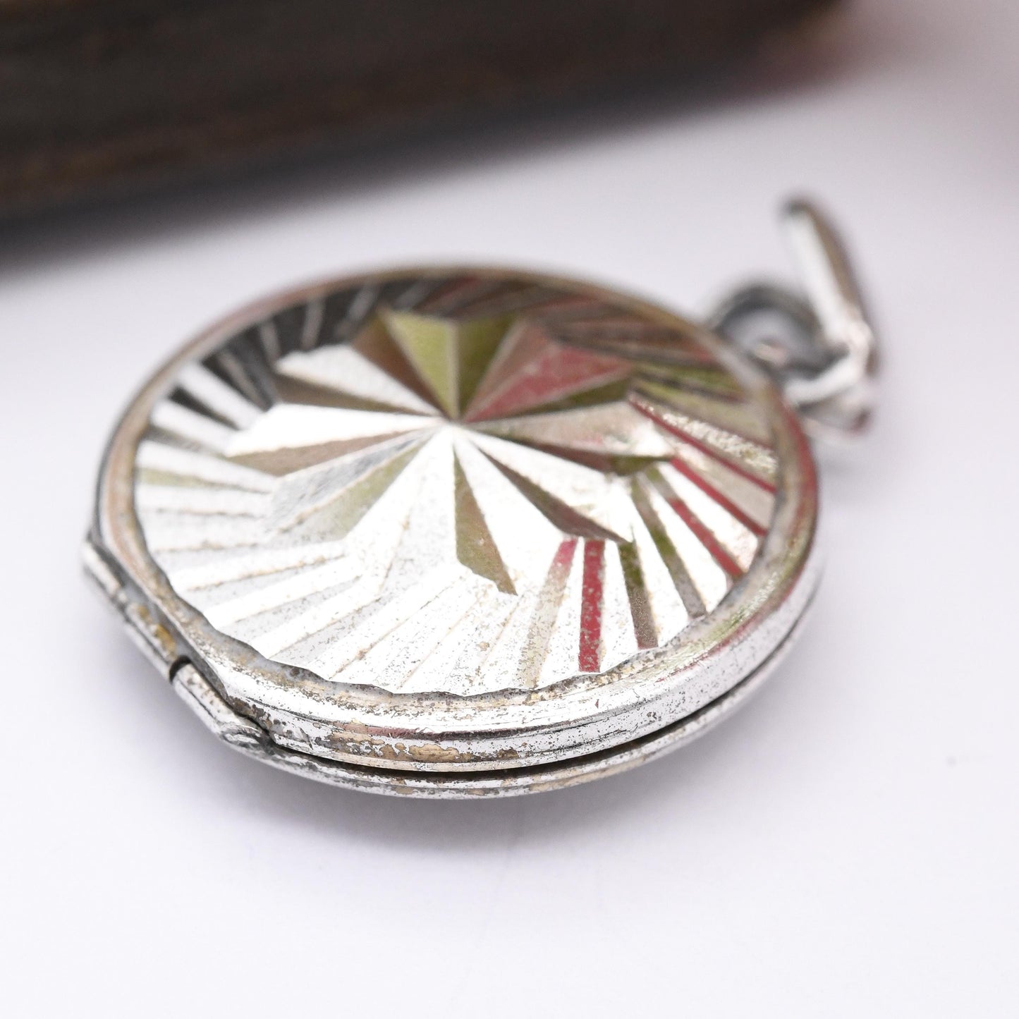 Vintage Sterling Silver Locket Pendant with Diamond Cut Star Design - Small Round Locket Gift for Necklace Stack Sentimental Picture Locket