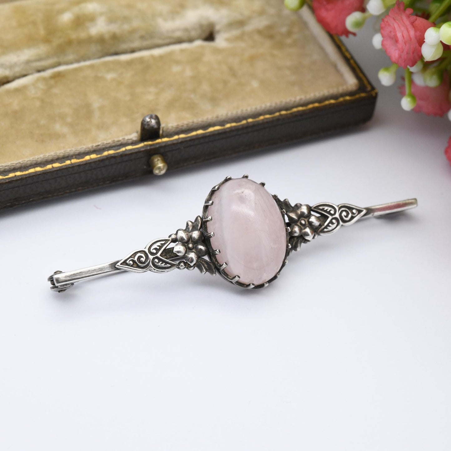 Vintage Silver Rose Quartz Bar Brooch - True Vintage c. 1930s 1940s | Floral Leaf Shoulders | Oval Cabochon Purple Stone | Pretty Statement