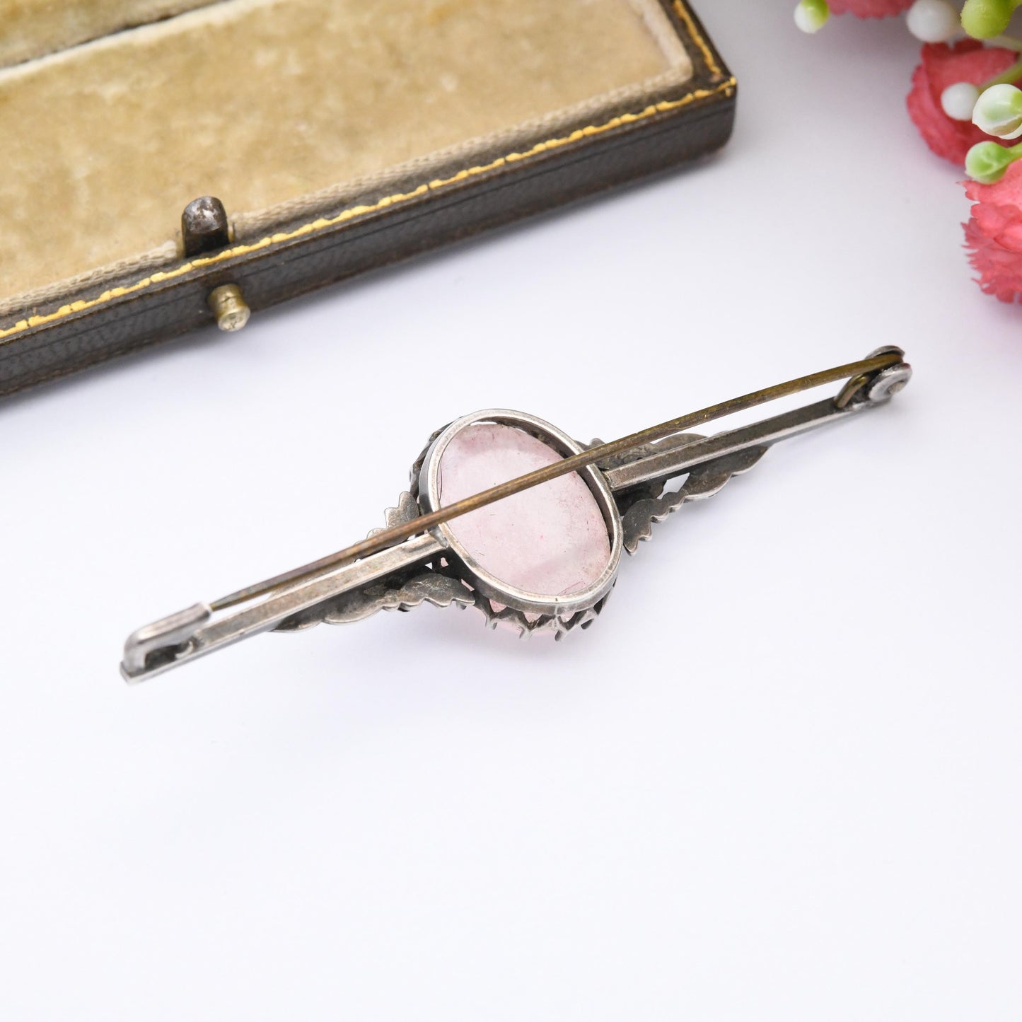 Vintage Silver Rose Quartz Bar Brooch - True Vintage c. 1930s 1940s | Floral Leaf Shoulders | Oval Cabochon Purple Stone | Pretty Statement
