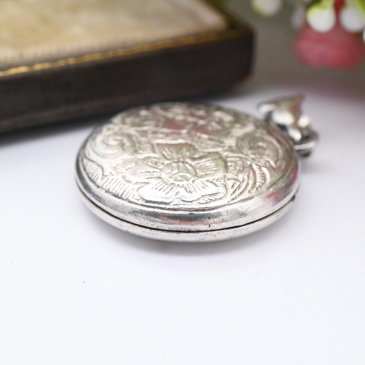 Vintage Sterling Silver Locket Pendant with Flower Engraving - Circle Shape Victorian Style Floral Decoration Pretty Gift for Her