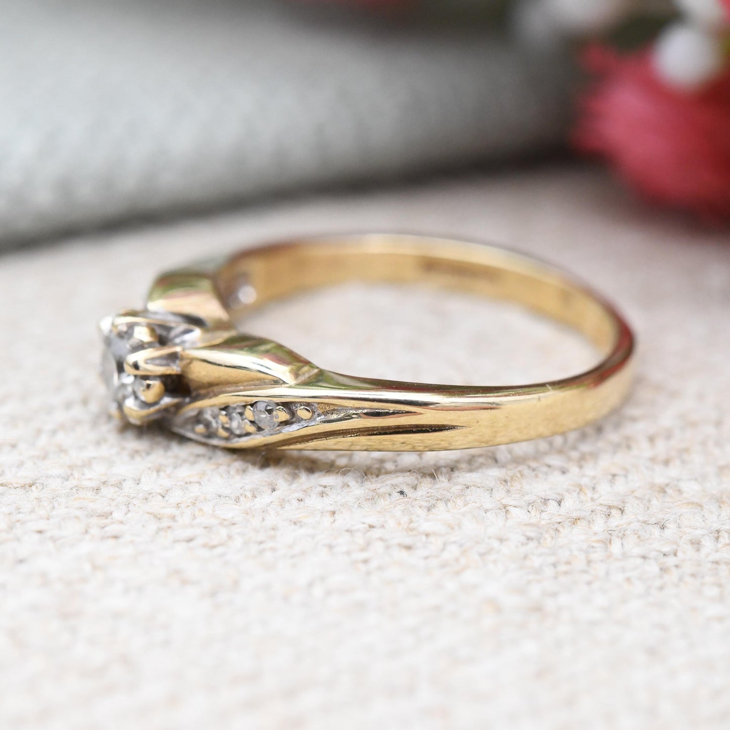 Vintage 9ct Gold Diamond Solitaire Ring 20 Points 0.2ct - with Side Stones | Yellow Gold Twist Engagement Ring | UK Size - L 1/2 US Size - 6