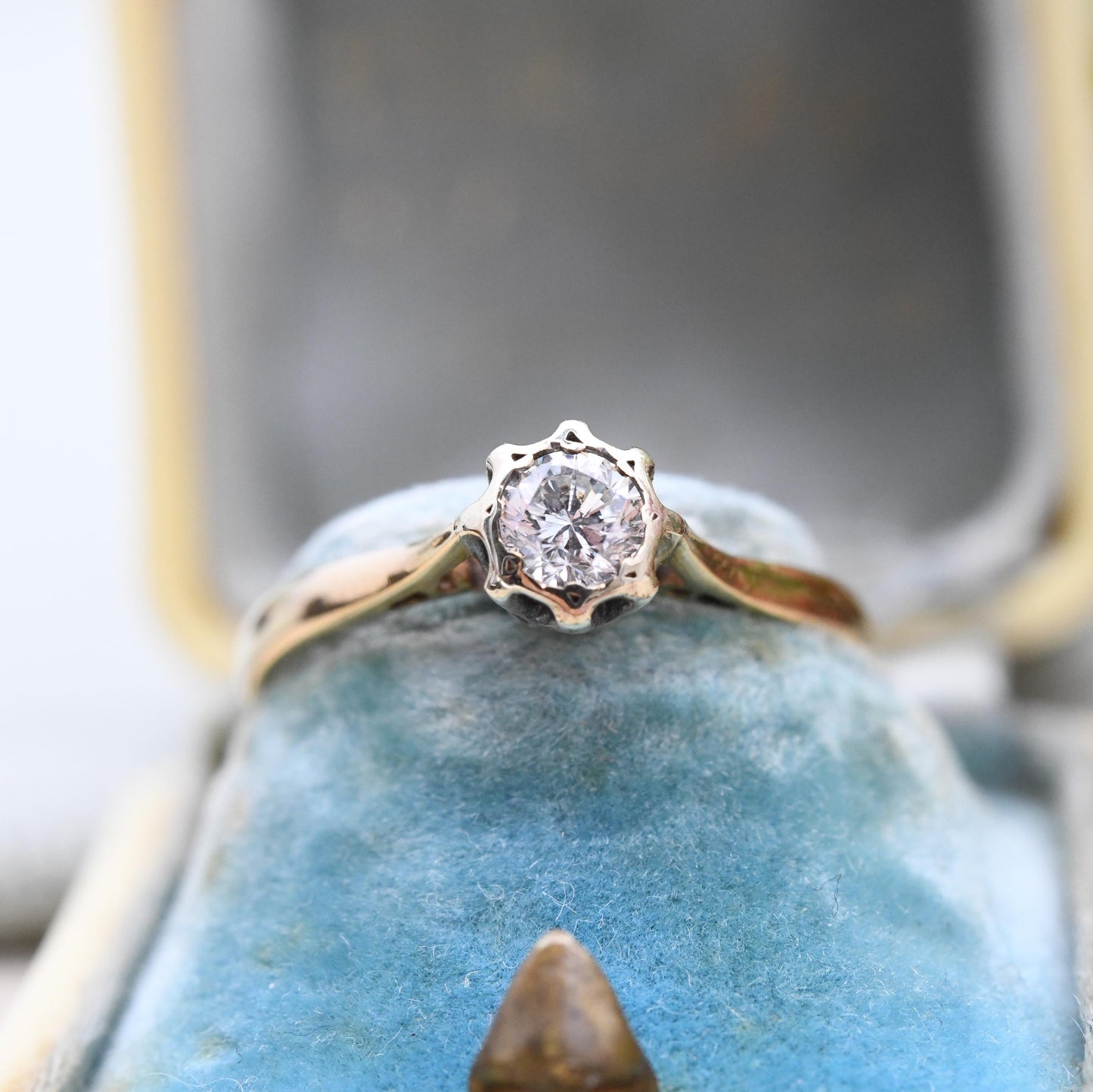 Vintage 9ct Gold Diamond Solitaire Ring 25 Points 0.25ct - Traditional Yellow Gold Engagement Ring Cathedral | UK Size - N | US Size - 6 3/4