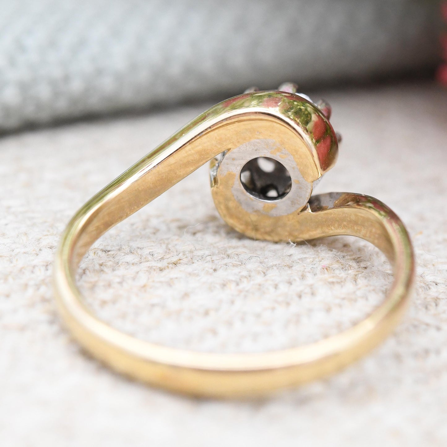 Vintage 9ct Gold Diamond Solitaire Ring 10 Points 0.10ct - Minimal Twist Design Yellow Gold Engagement Ring | UK Size - K | US Size - 5 1/4