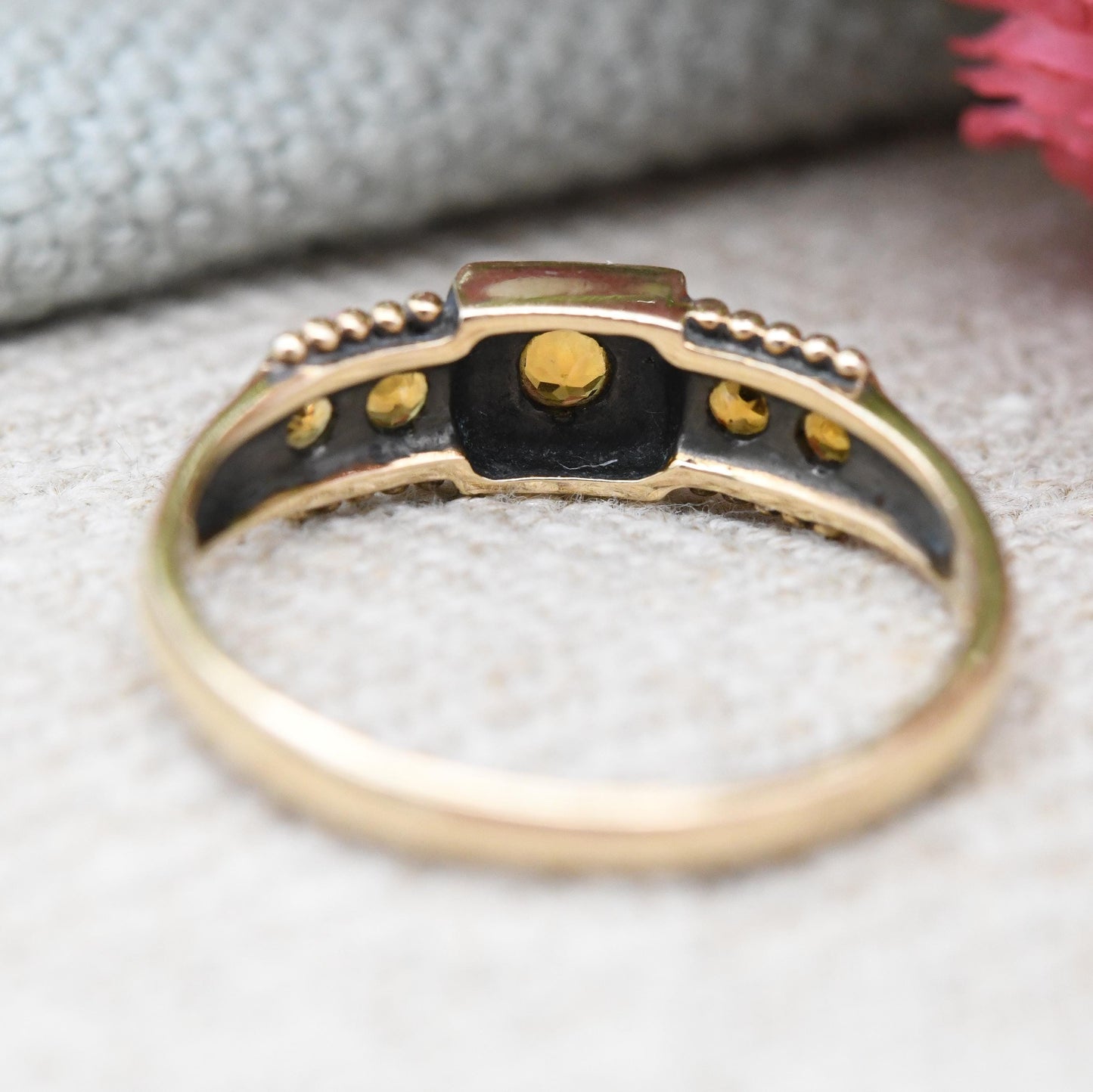 Granulated 9ct Gold Ring with Orange Stones 2000 - Faceted Gemstone Jewellery | Pretty Diamond Shape | UK Size - N | US Size - 6 1/2