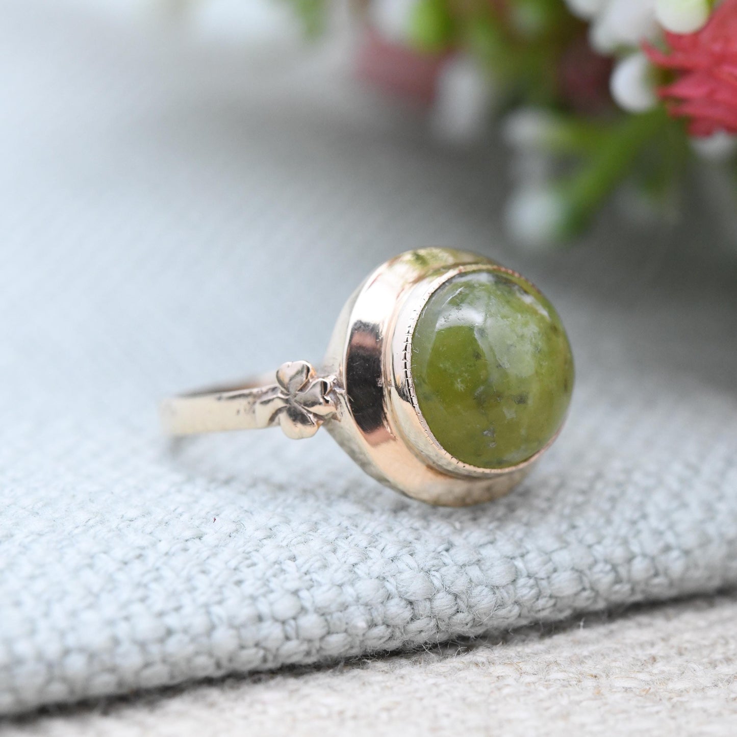 Antique 9ct Gold Connemara Marble Ring with Three Leaf Clover Shoulders - Irish Green Stone Stone Shamrock | UK Size - N | US Size - 6 1/2