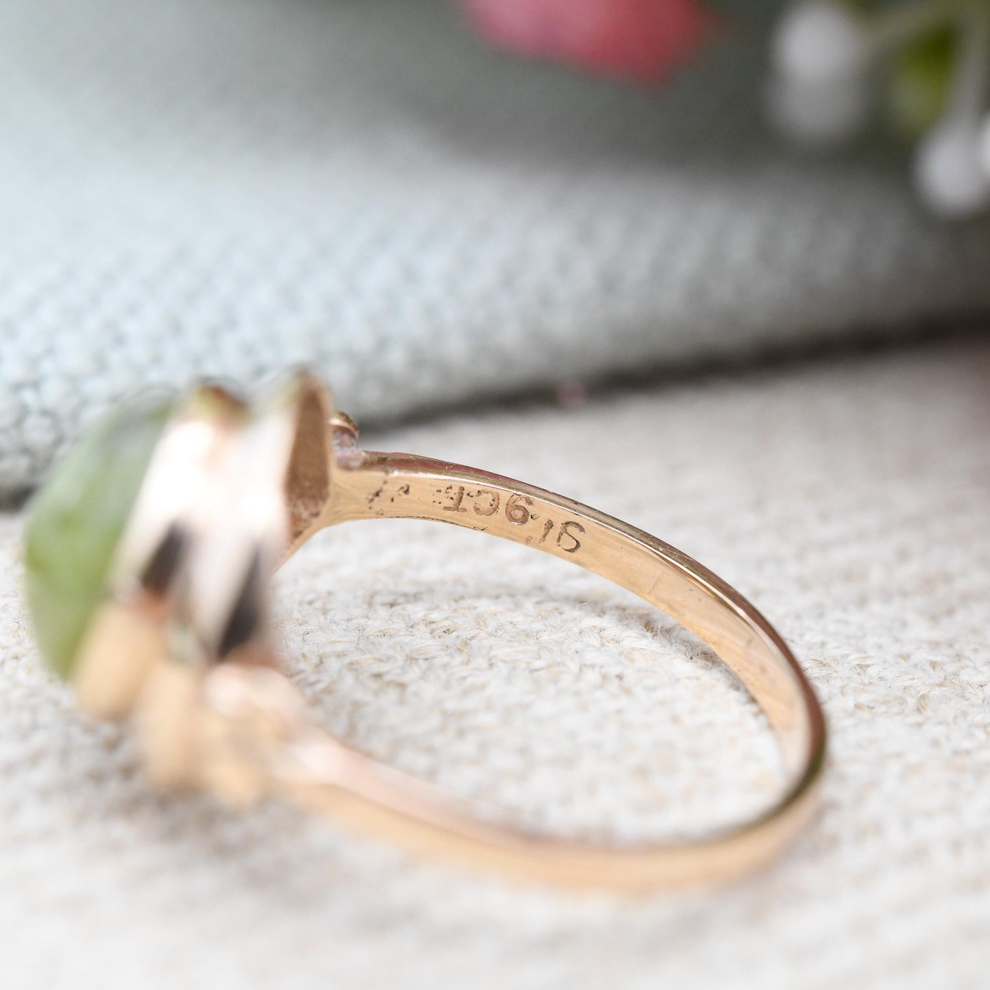 Antique 9ct Gold Connemara Marble Ring with Three Leaf Clover Shoulders - Irish Green Stone Stone Shamrock | UK Size - N | US Size - 6 1/2