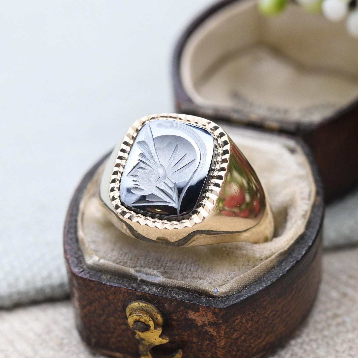 Vintage 9ct Gold Hematite Intaglio Signet Ring 1972 - Roman Soldier Face Carved Stone Gift for Him | UK Size - Q 1/2 | US Size - 8 1/2