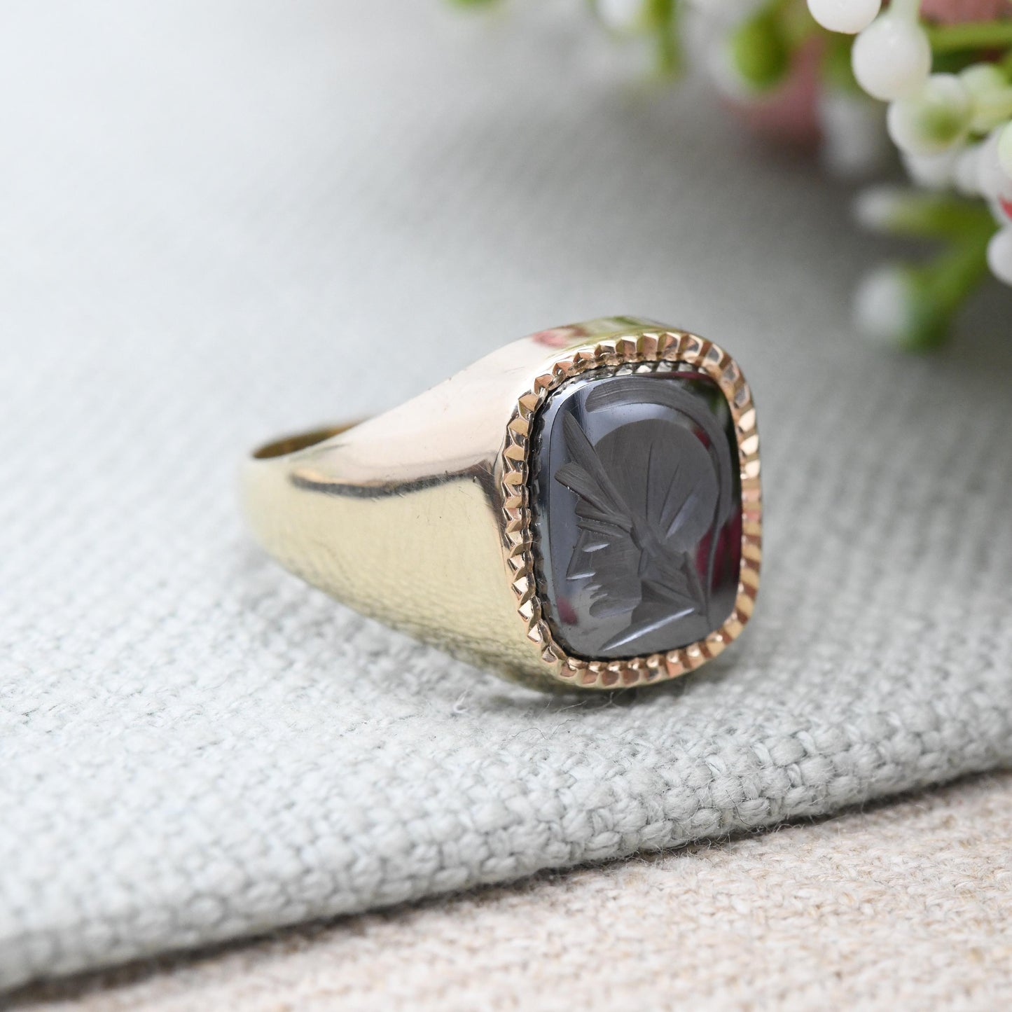 Vintage 9ct Gold Hematite Intaglio Signet Ring 1972 - Roman Soldier Face Carved Stone Gift for Him | UK Size - Q 1/2 | US Size - 8 1/2