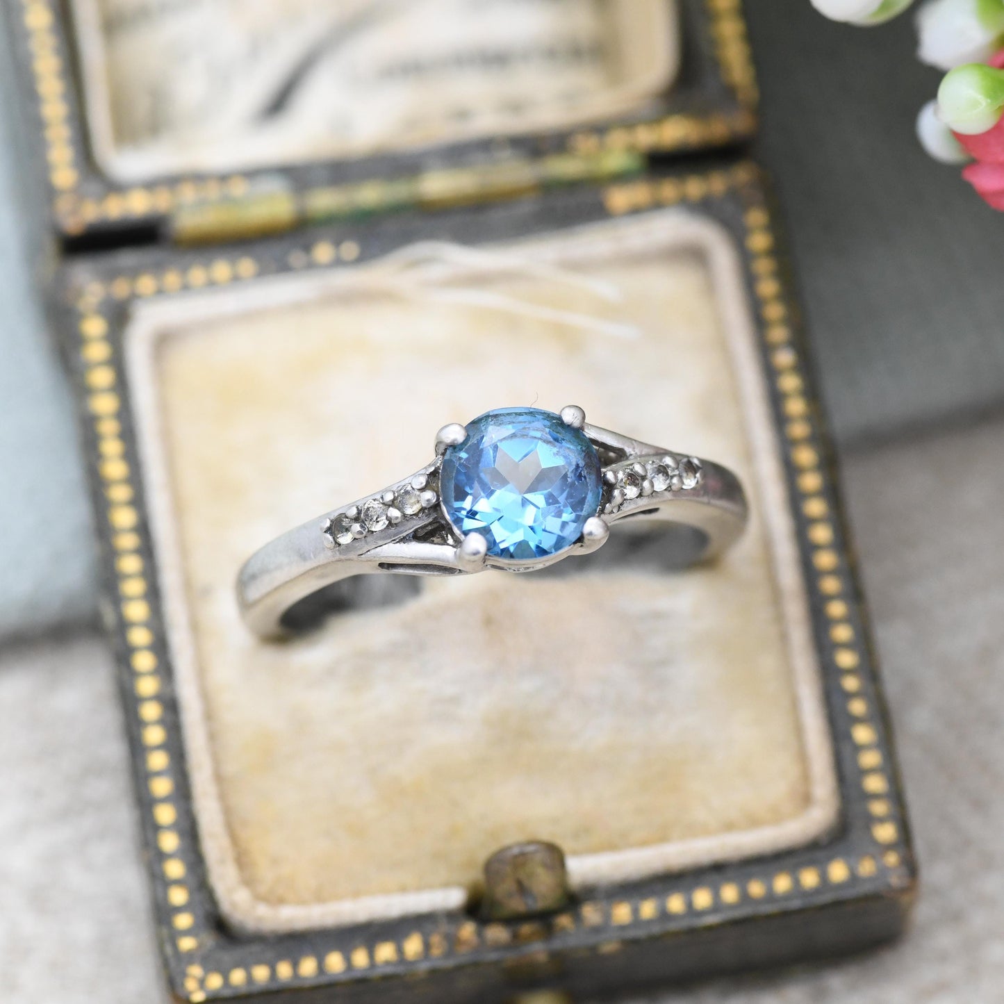 TGGC Sterling Silver Blue Stone Solitaire Ring with Side Stones - Gemstone Statement Ring Gift for Her | UK Size - P 1/2 | US Size - 8